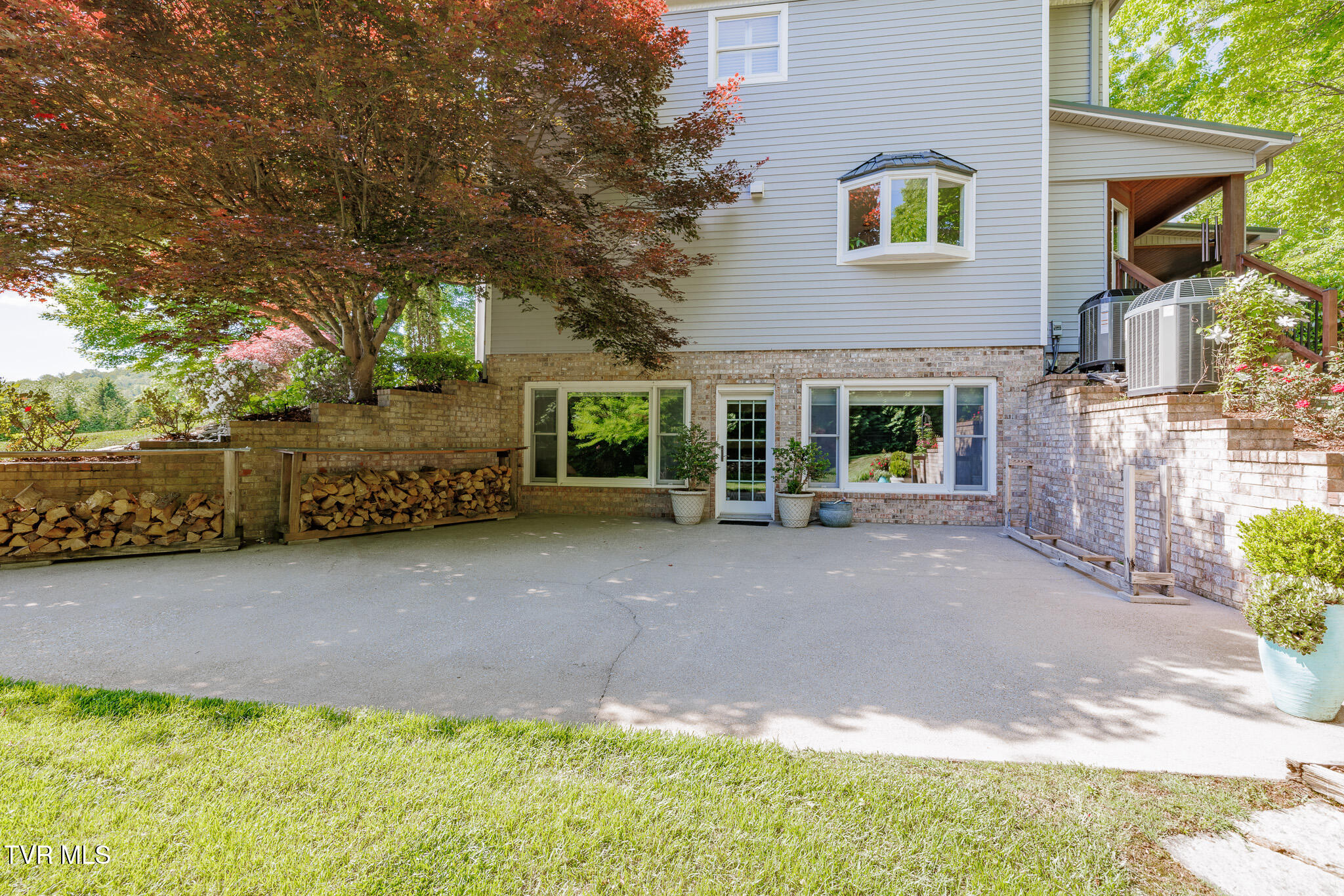 233 Patrick Henry Circle