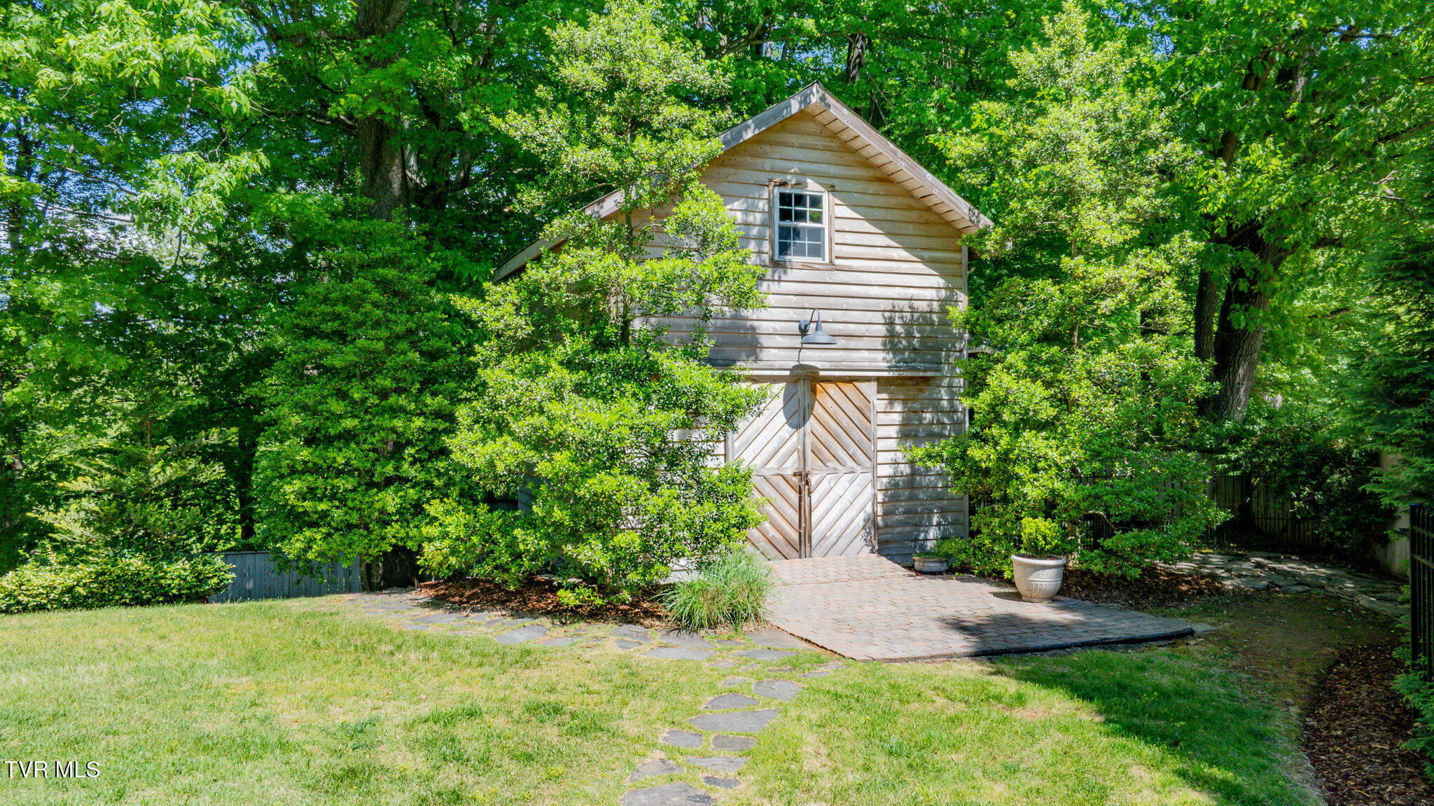 233 Patrick Henry Circle