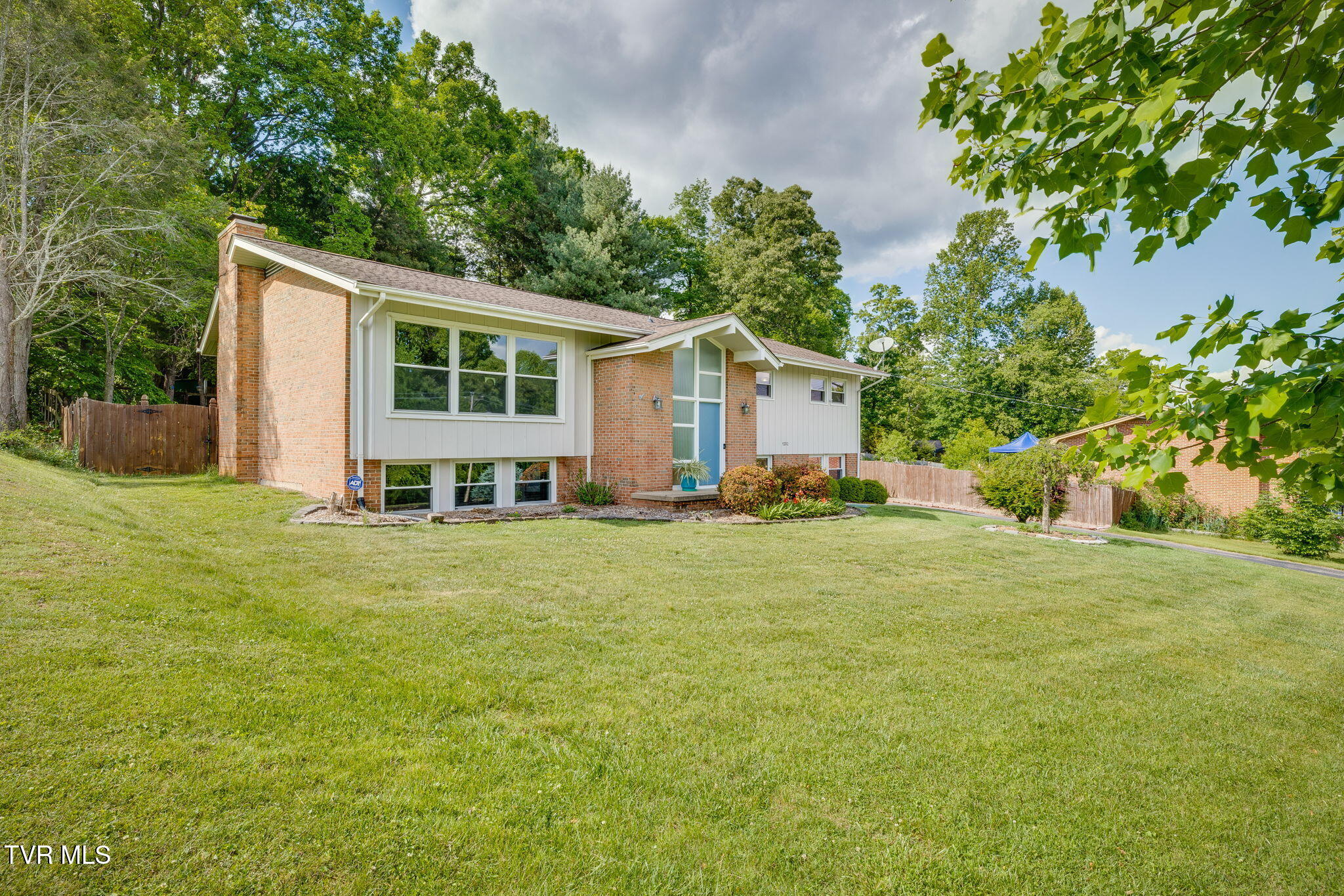 1232 Buchelew Drive