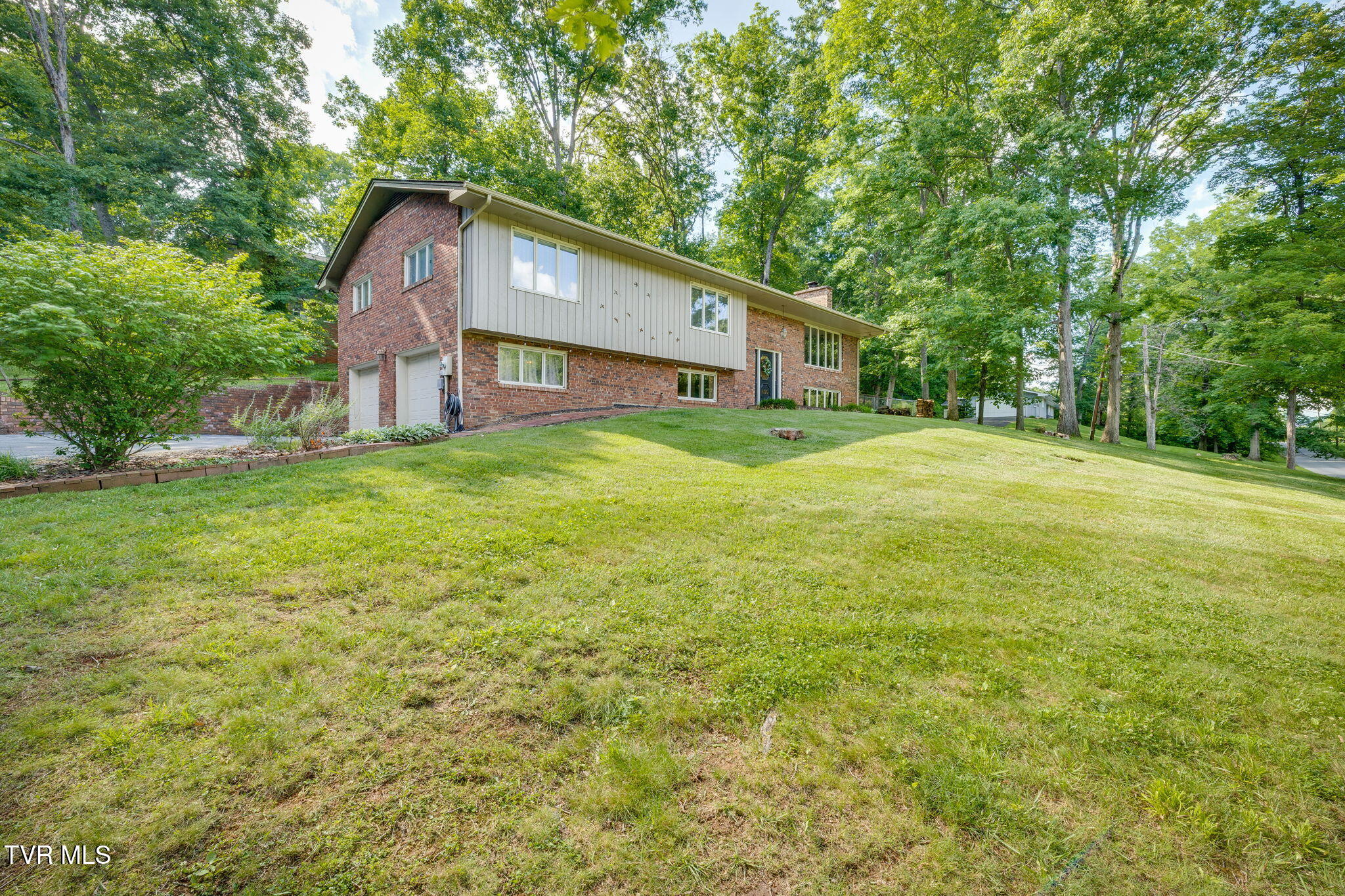 400 Old Castle Road
