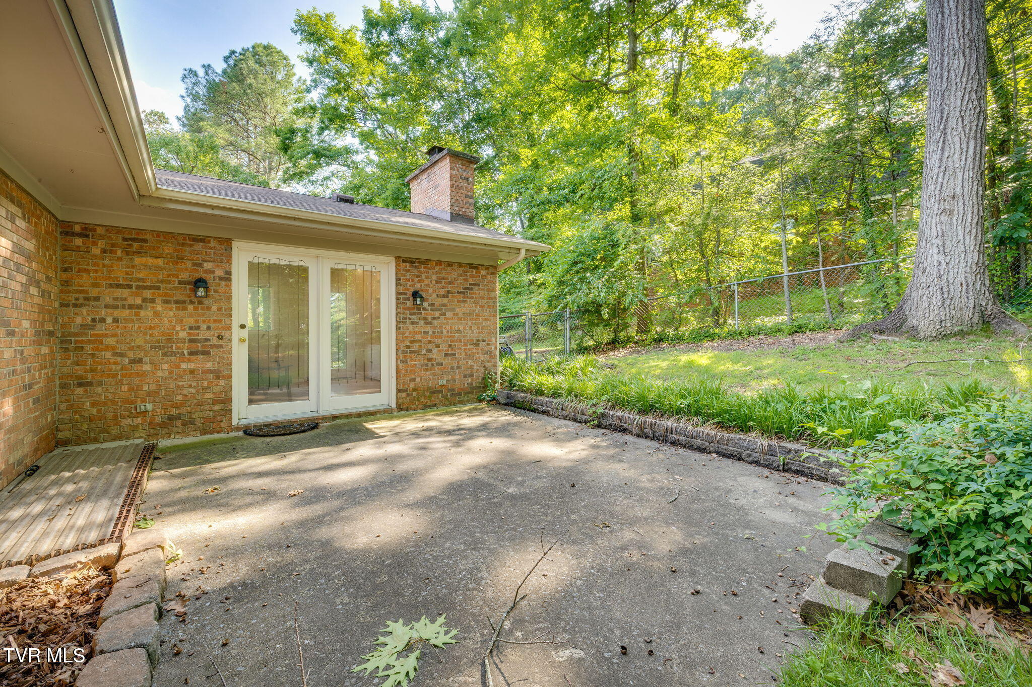 400 Old Castle Road