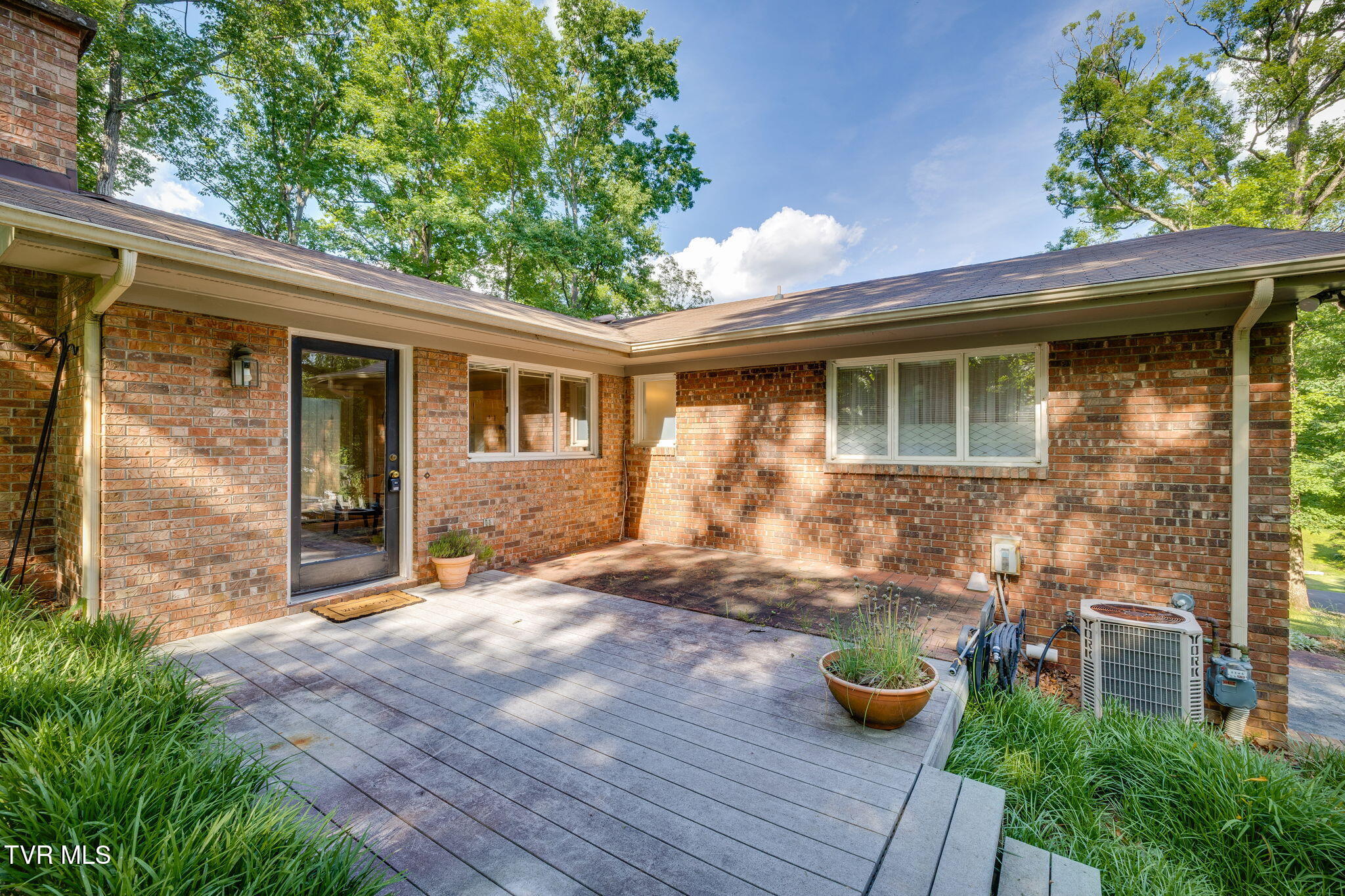 400 Old Castle Road