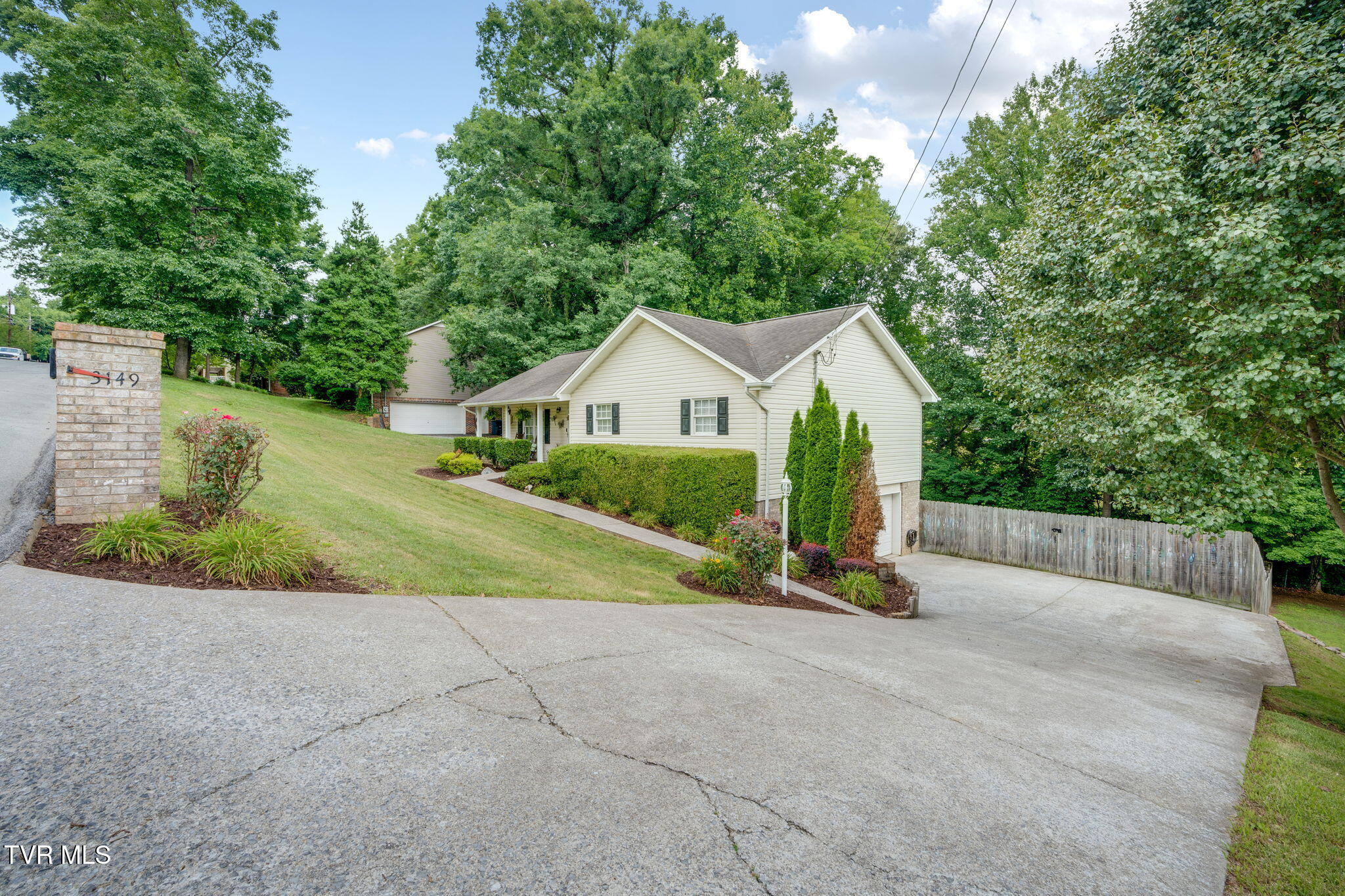3149 Winesap Road