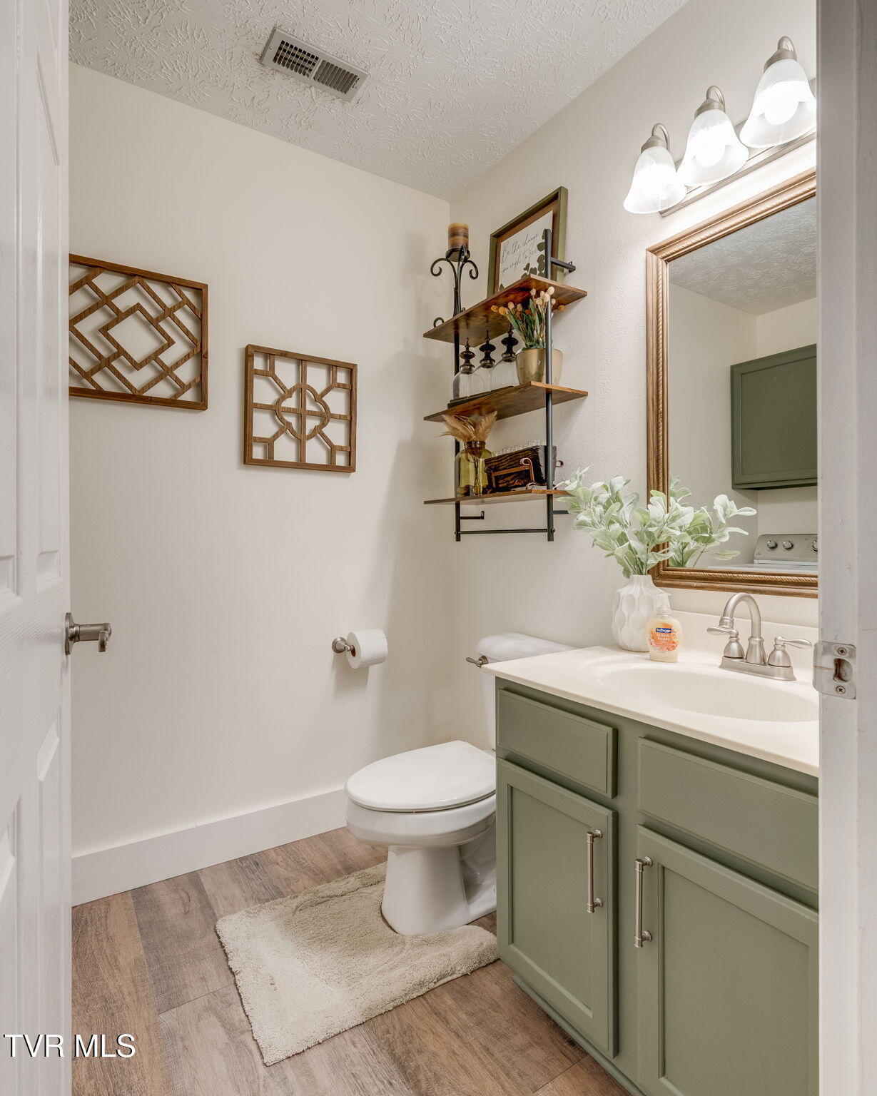 3149 Winesap Road
