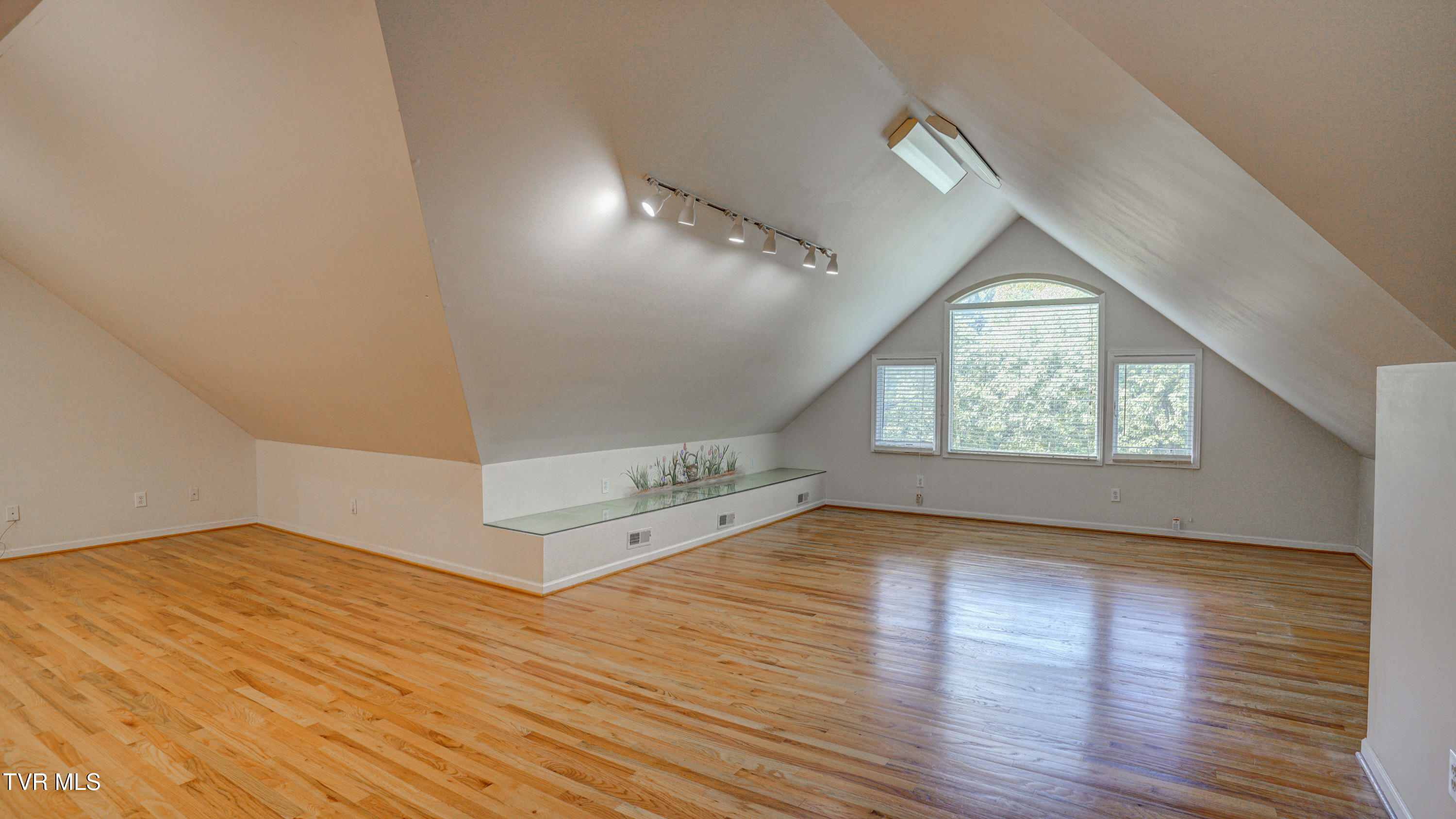 1212 Wahoo Valley Road