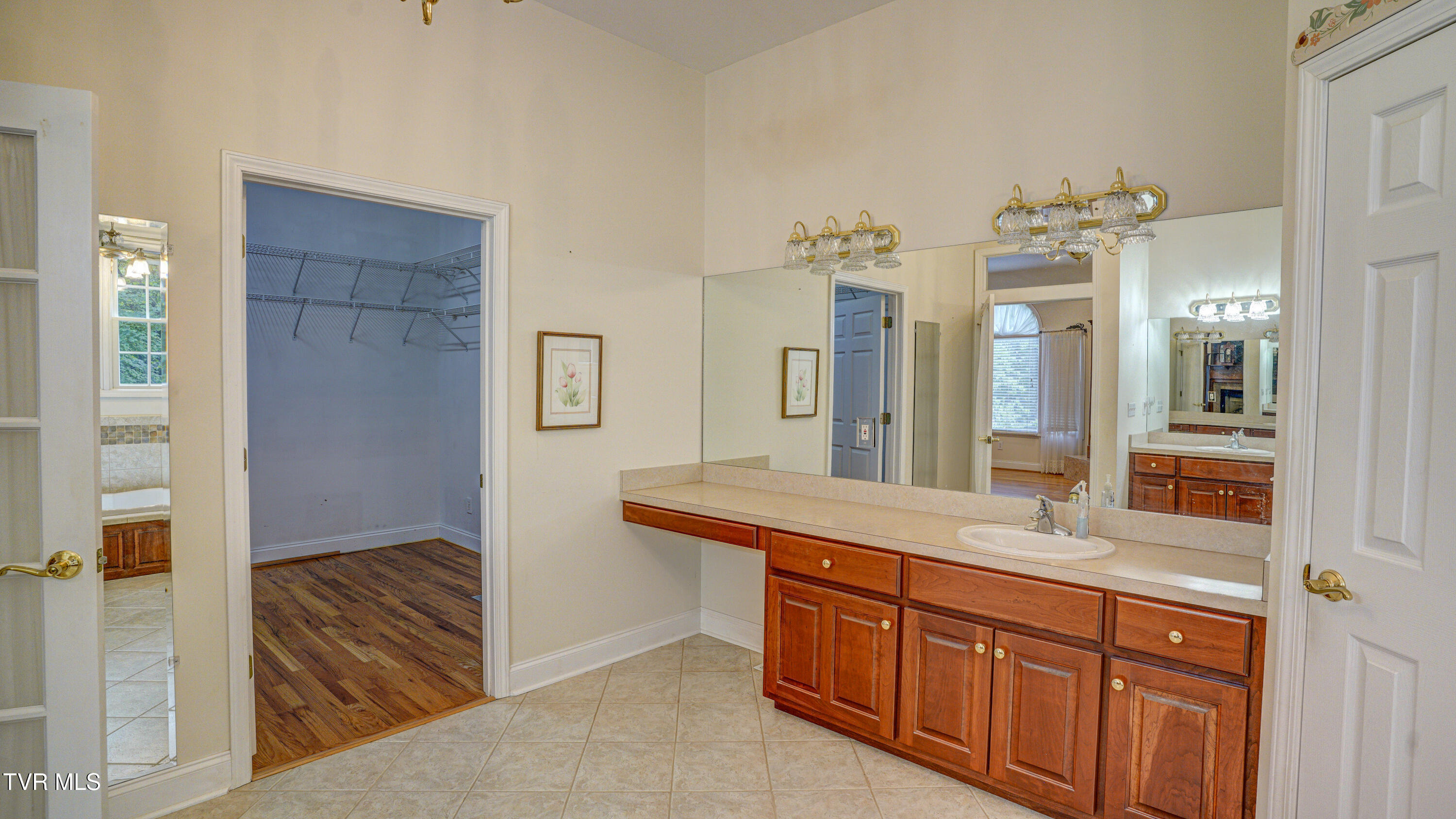 1212 Wahoo Valley Road