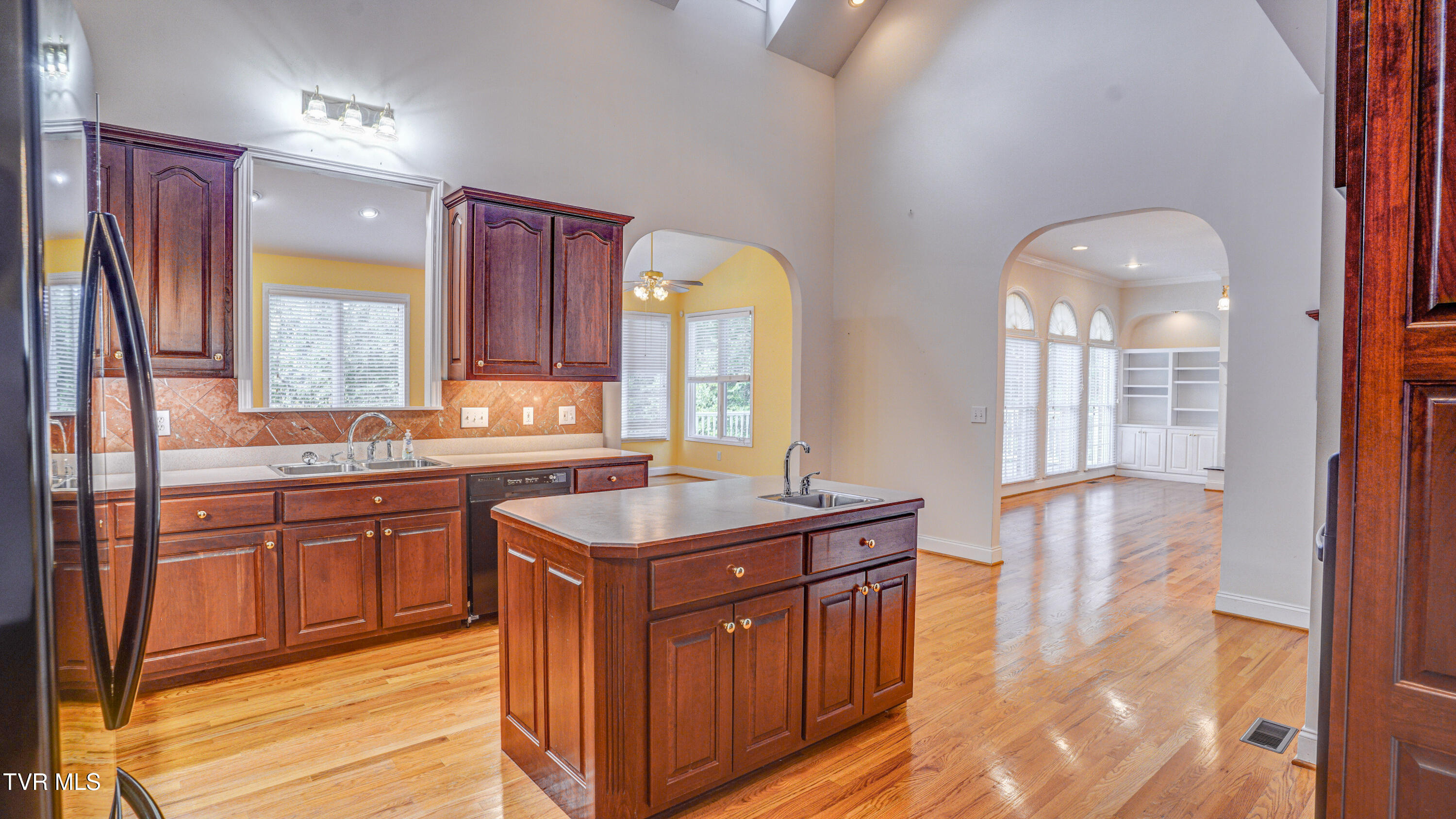 1212 Wahoo Valley Road