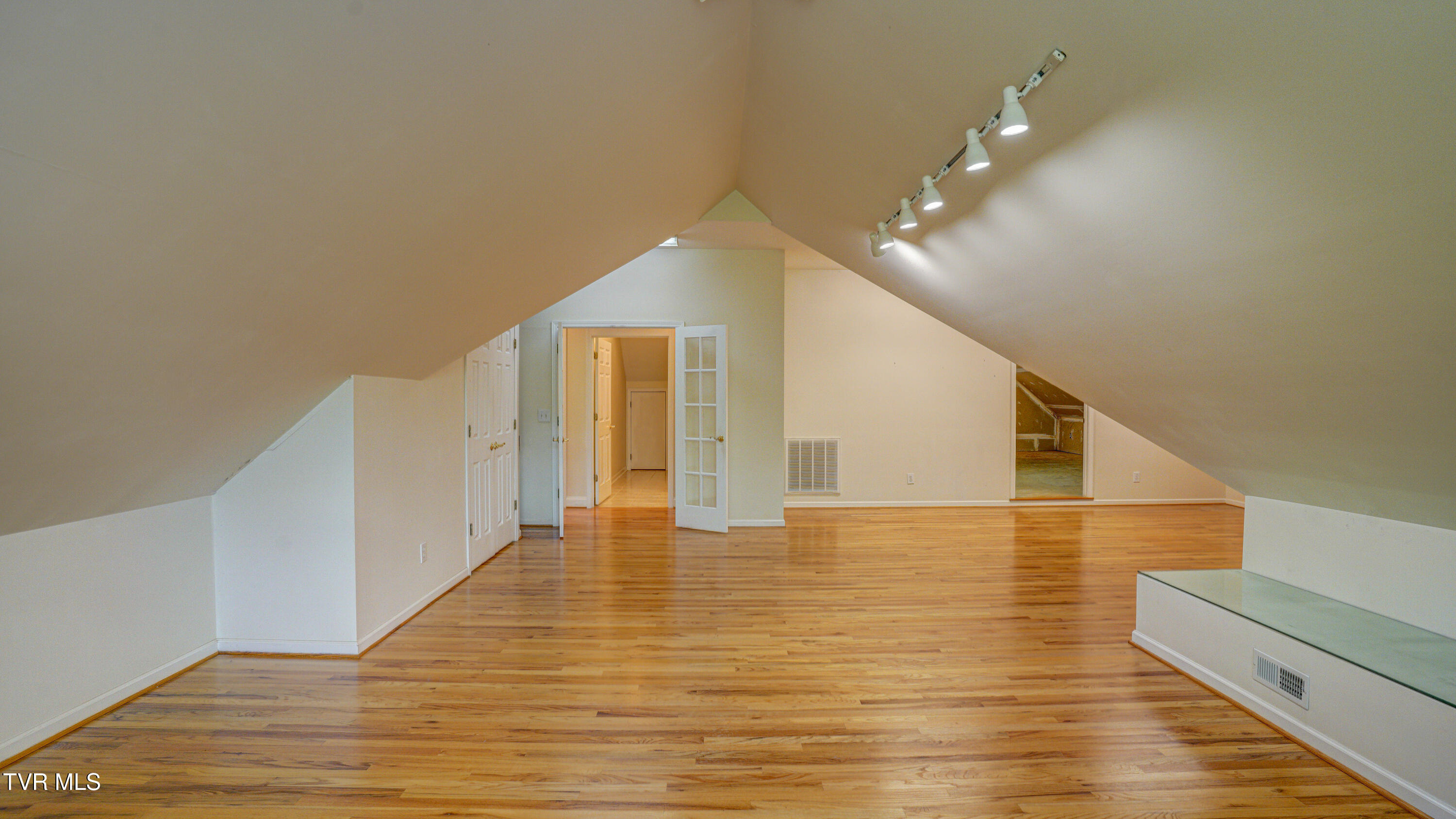1212 Wahoo Valley Road