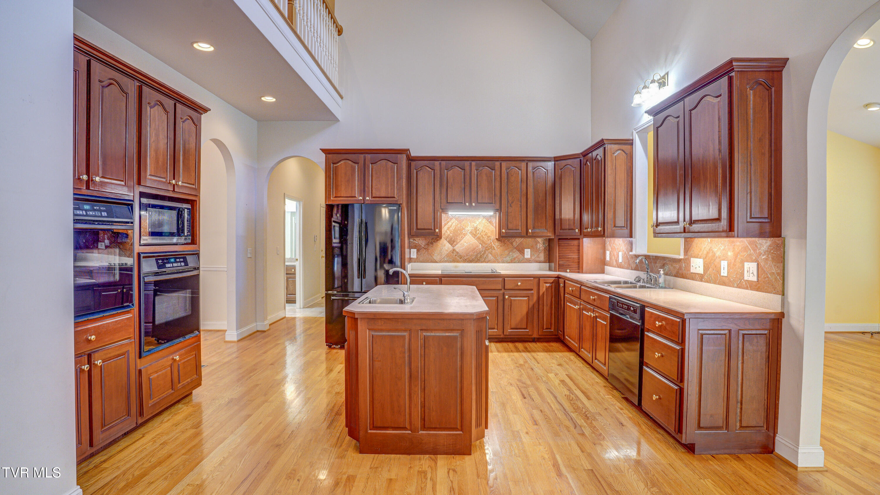 1212 Wahoo Valley Road