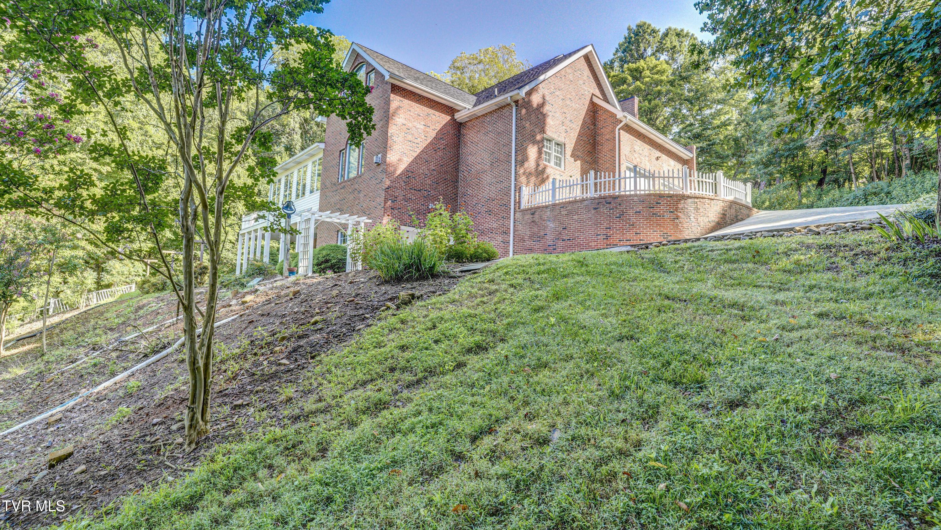 1212 Wahoo Valley Road