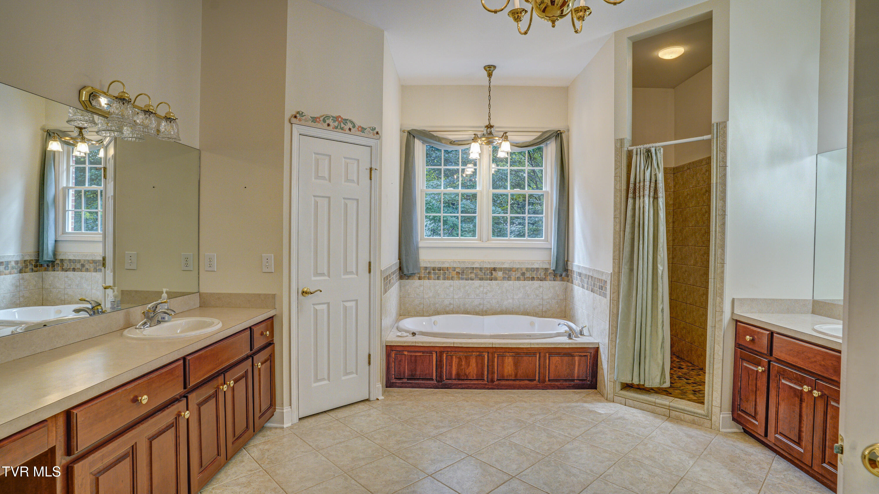 1212 Wahoo Valley Road