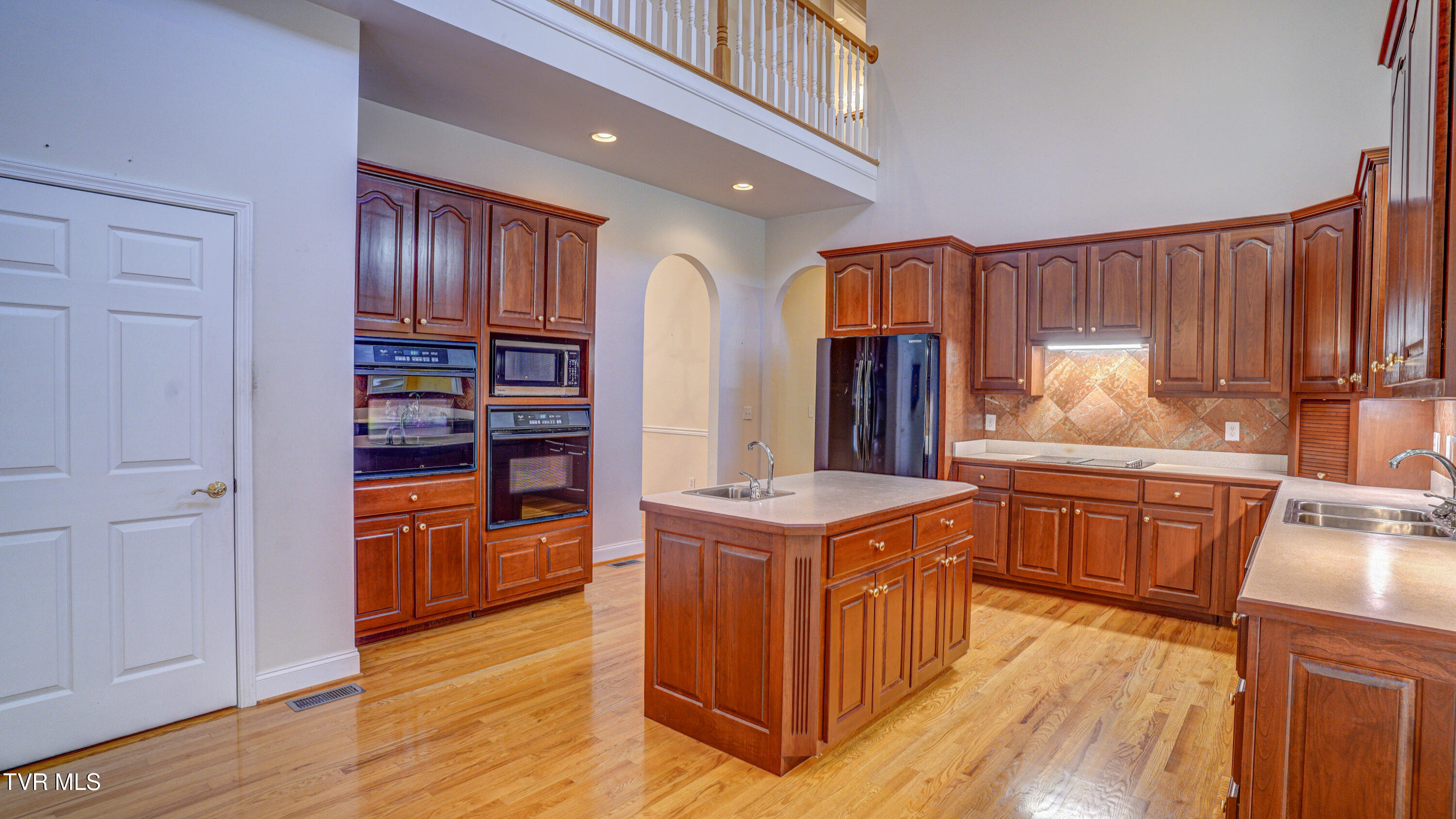1212 Wahoo Valley Road