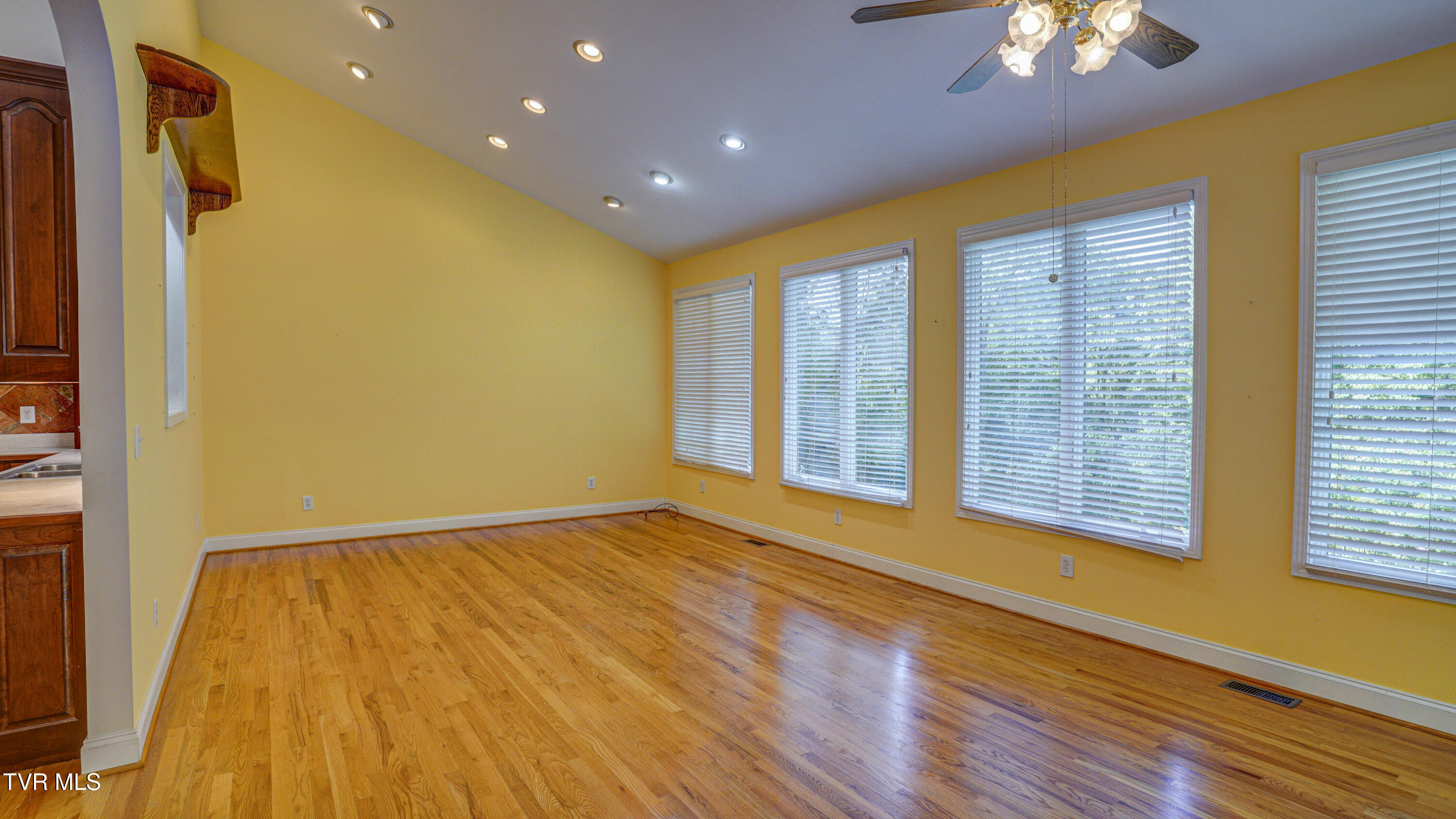 1212 Wahoo Valley Road
