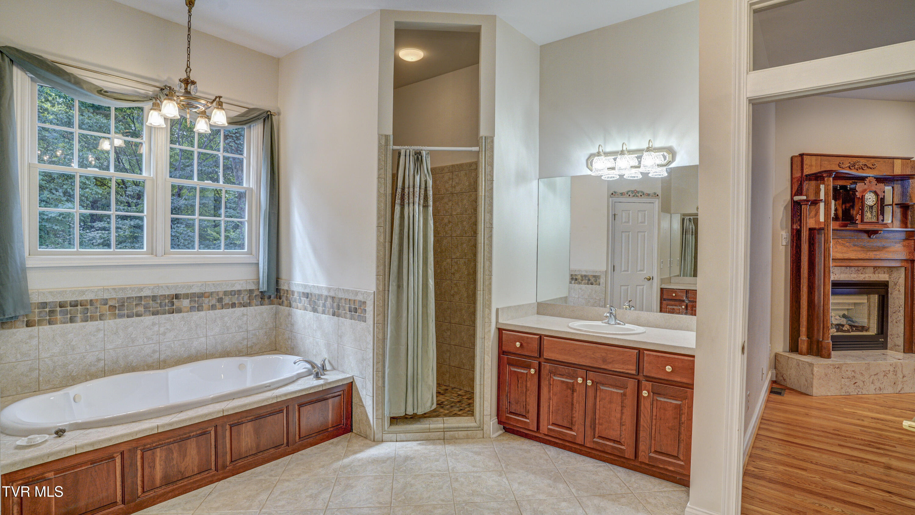 1212 Wahoo Valley Road
