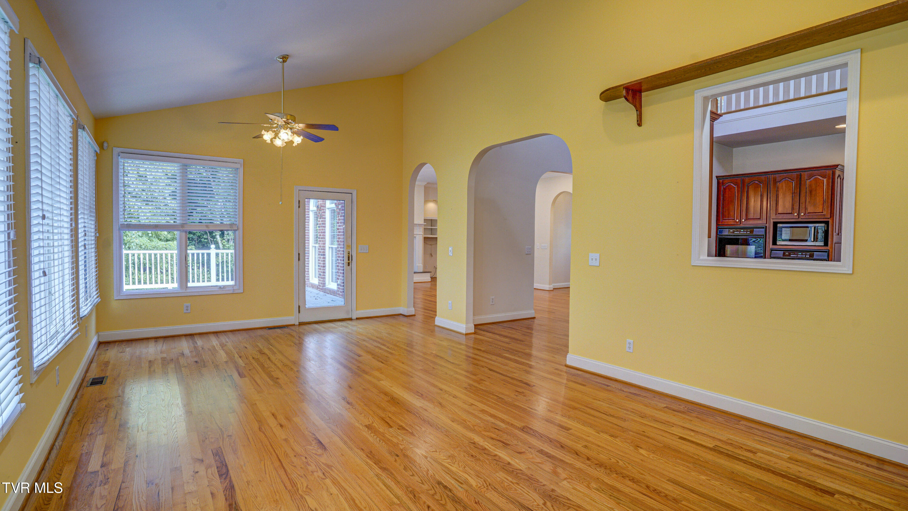 1212 Wahoo Valley Road