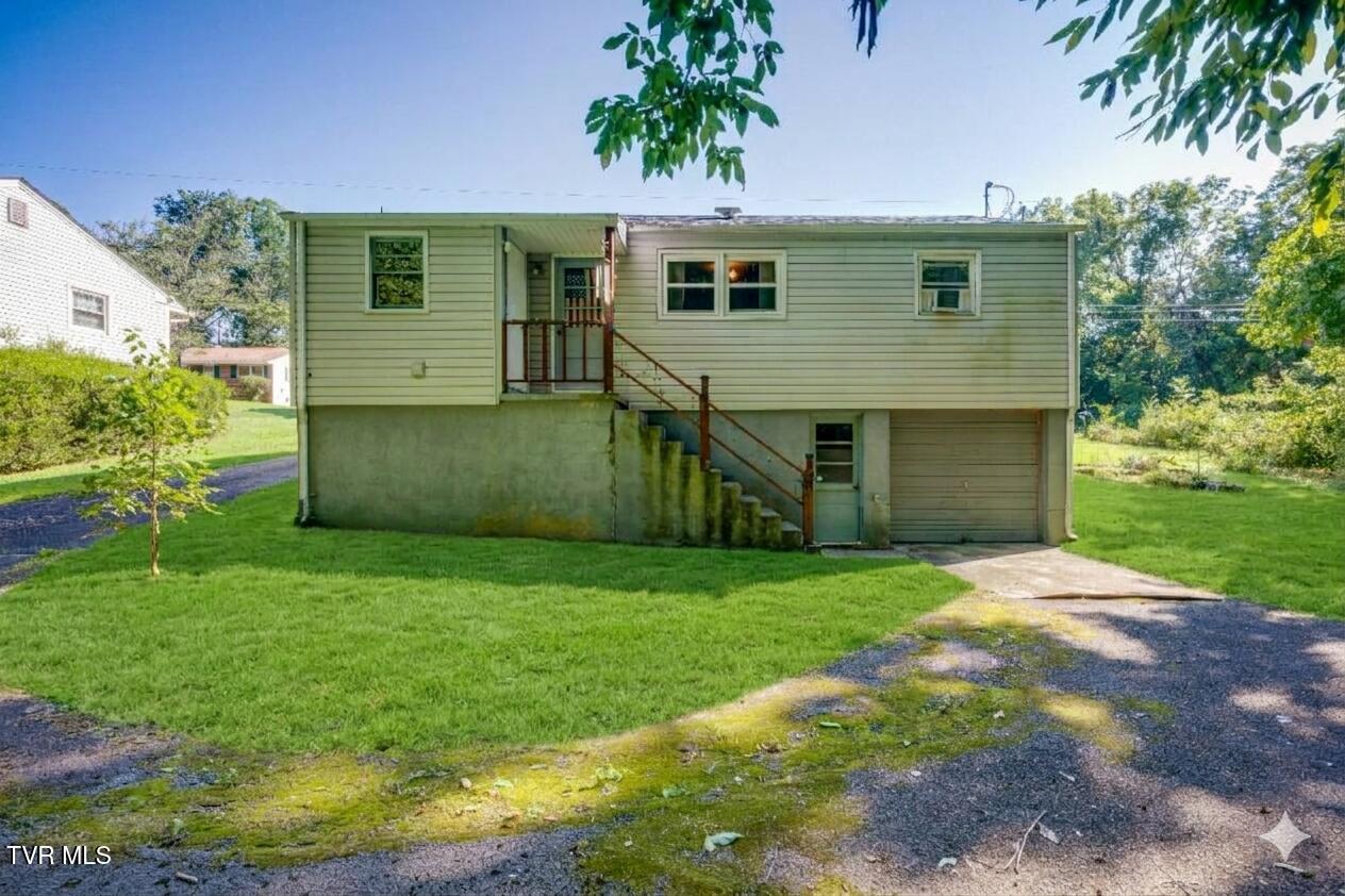 325 Ridgewood Drive