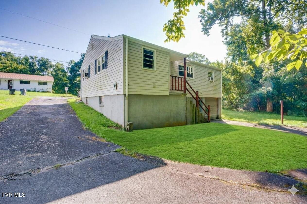 325 Ridgewood Drive