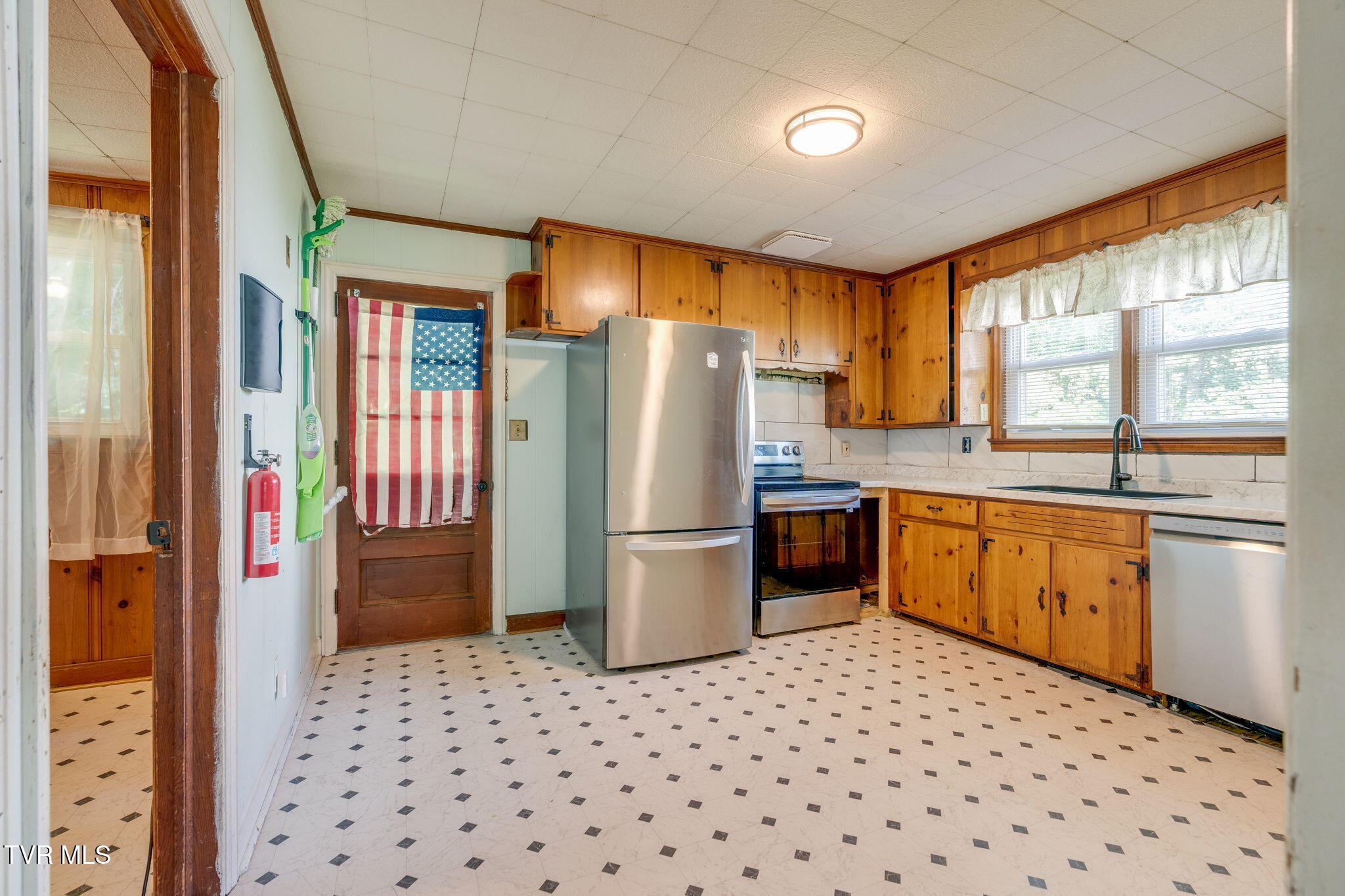 325 Ridgewood Drive