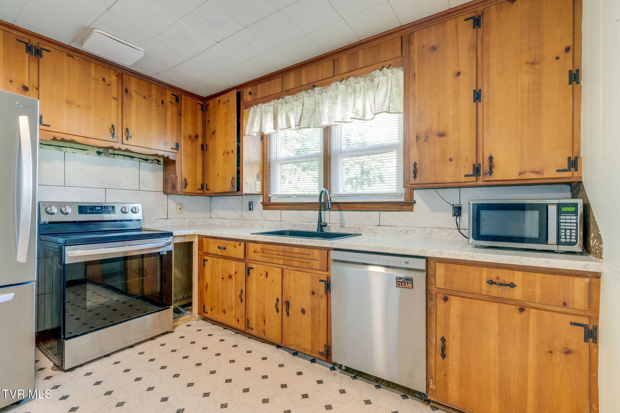 325 Ridgewood Drive