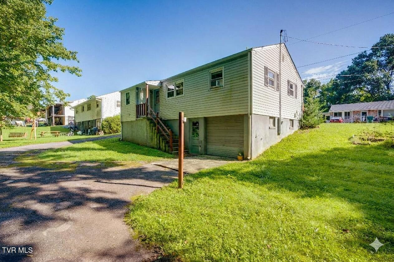 325 Ridgewood Drive