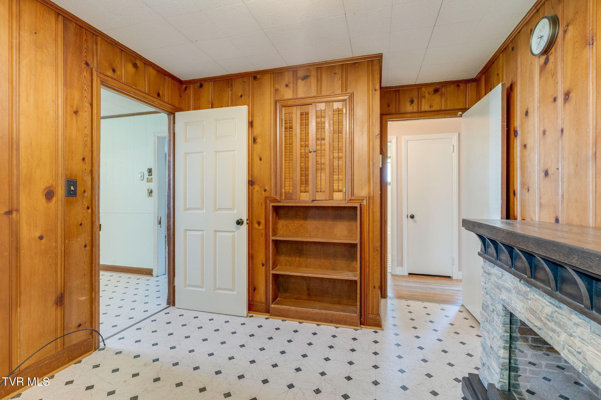 325 Ridgewood Drive