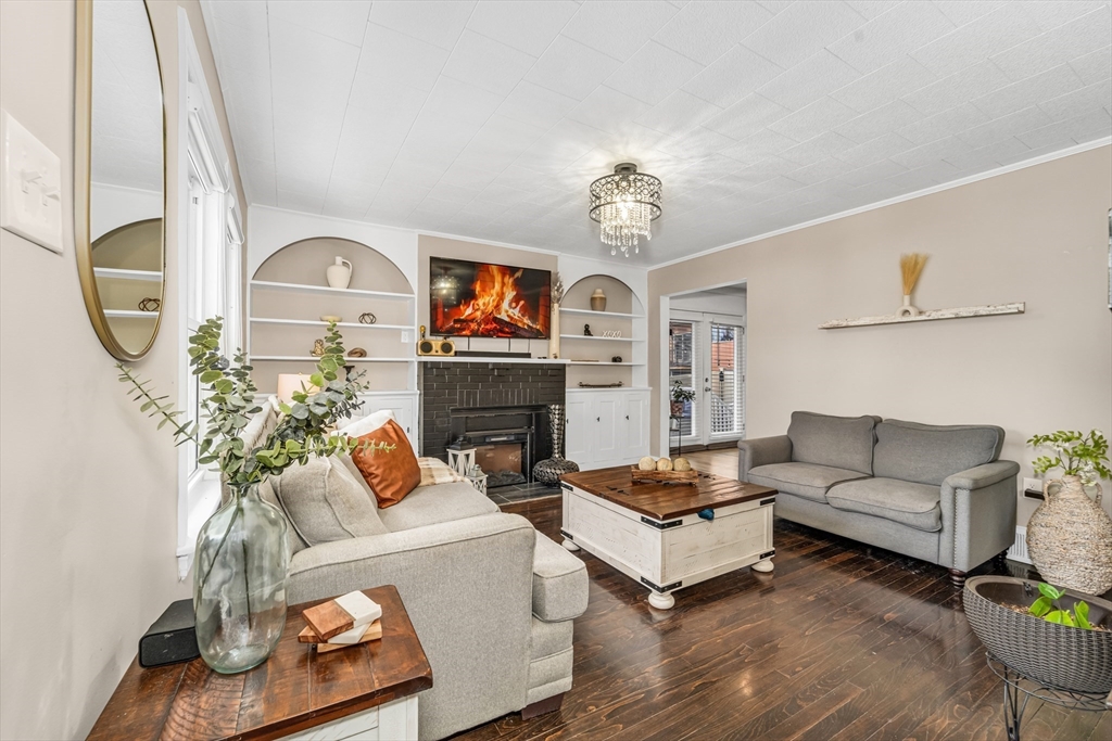 96 Lawton Ave