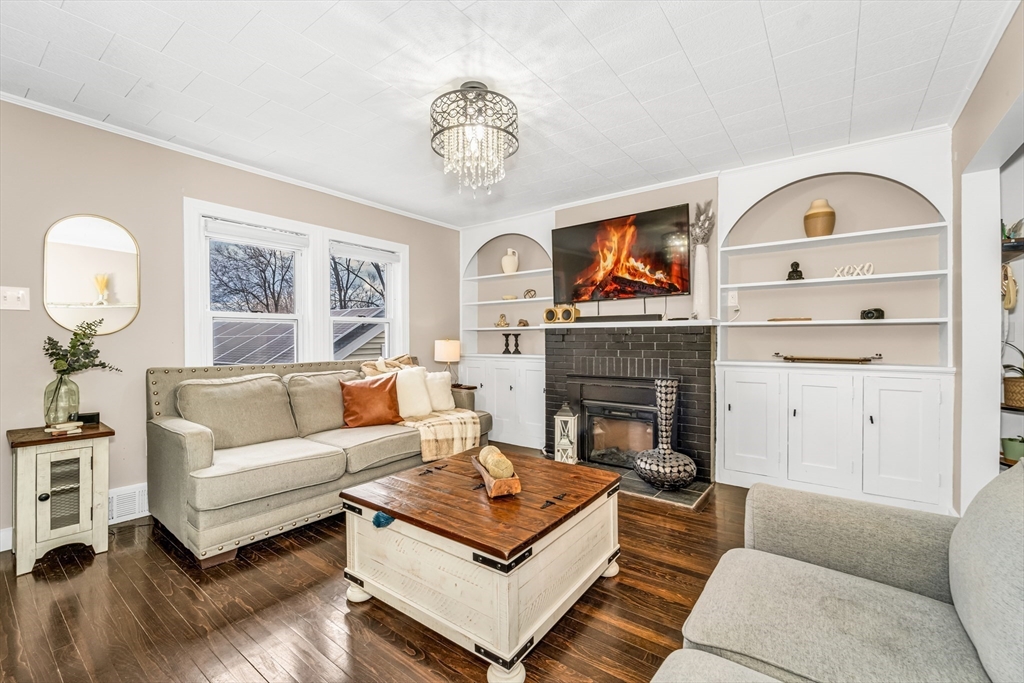 96 Lawton Ave