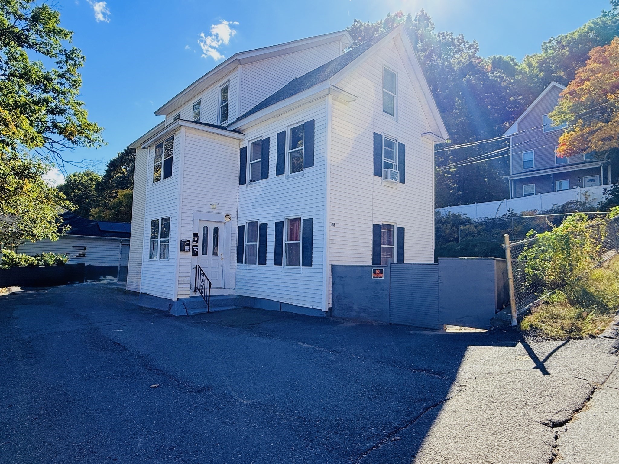 12 Foster St