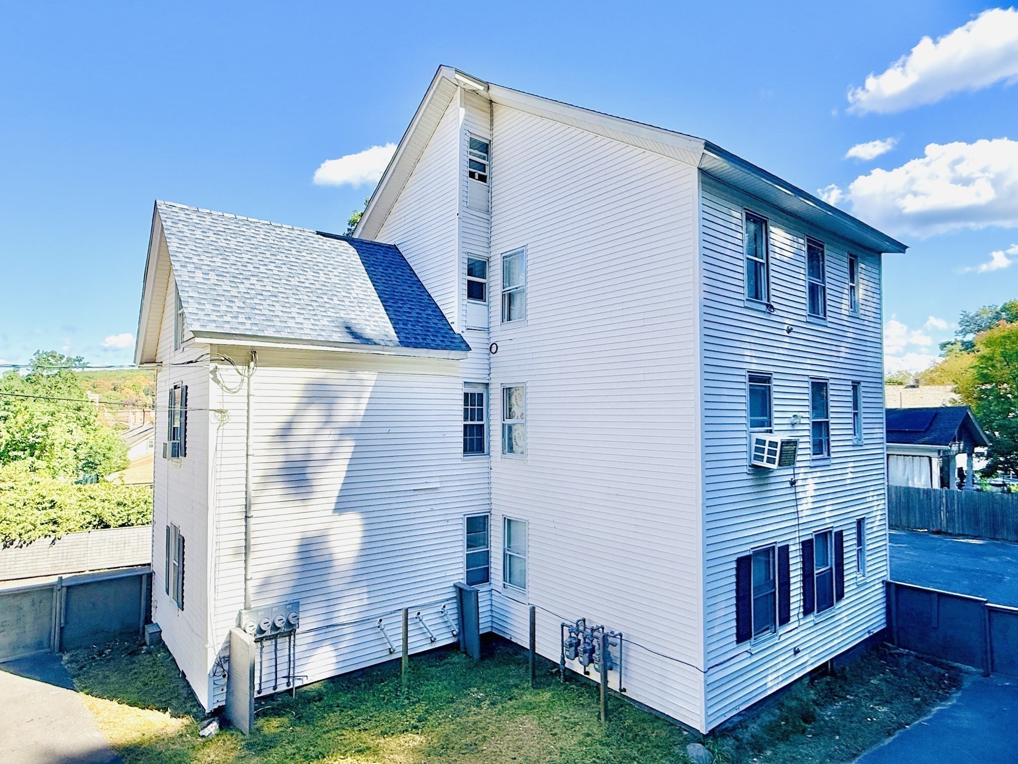 12 Foster St