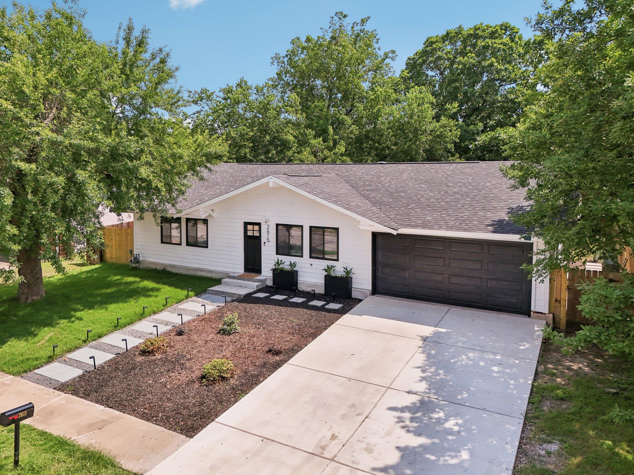 2615 Baxter DR