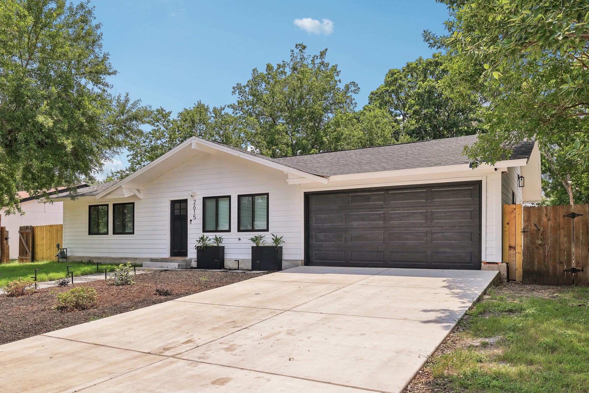 2615 Baxter DR