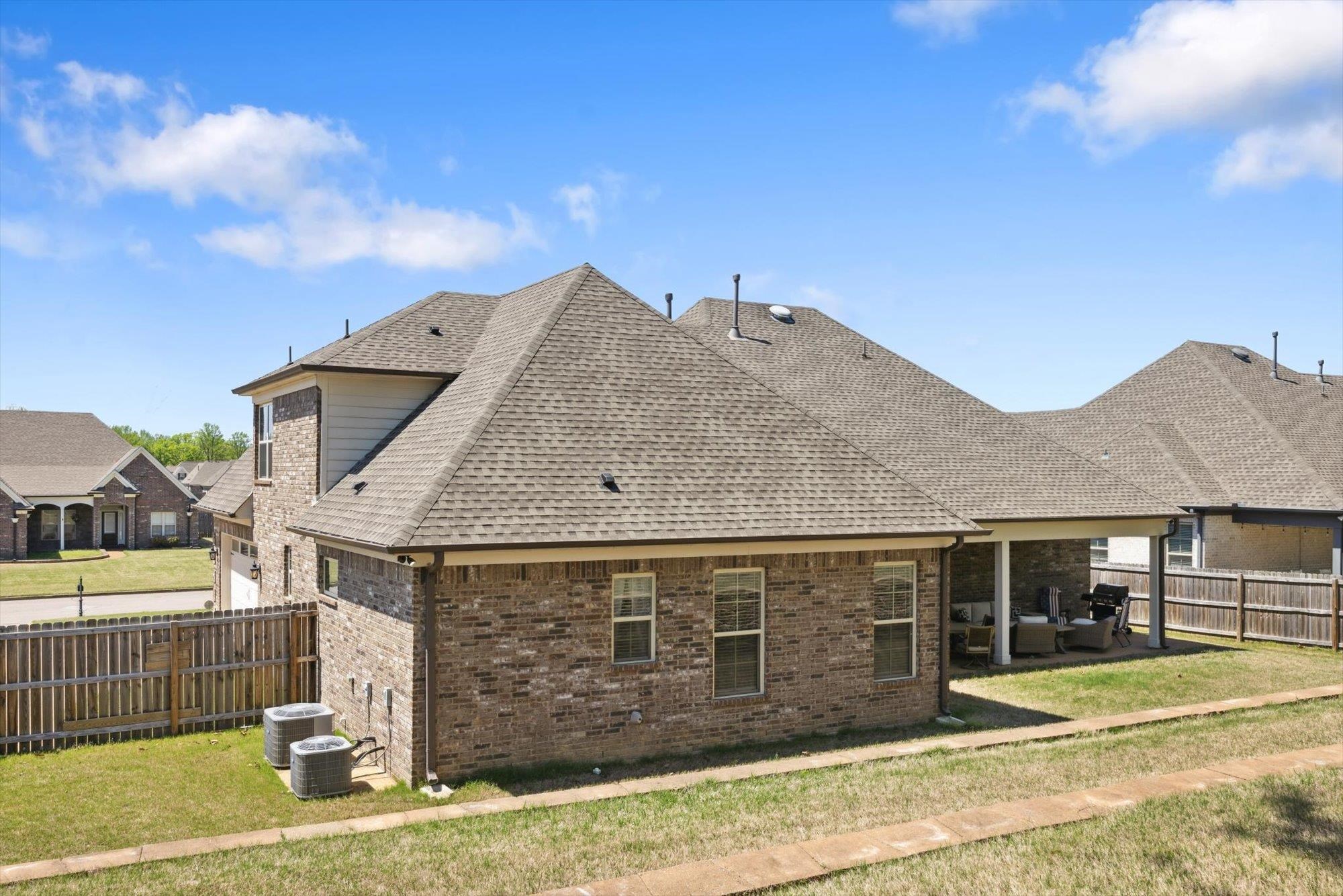 185 BURTON PLACE DR