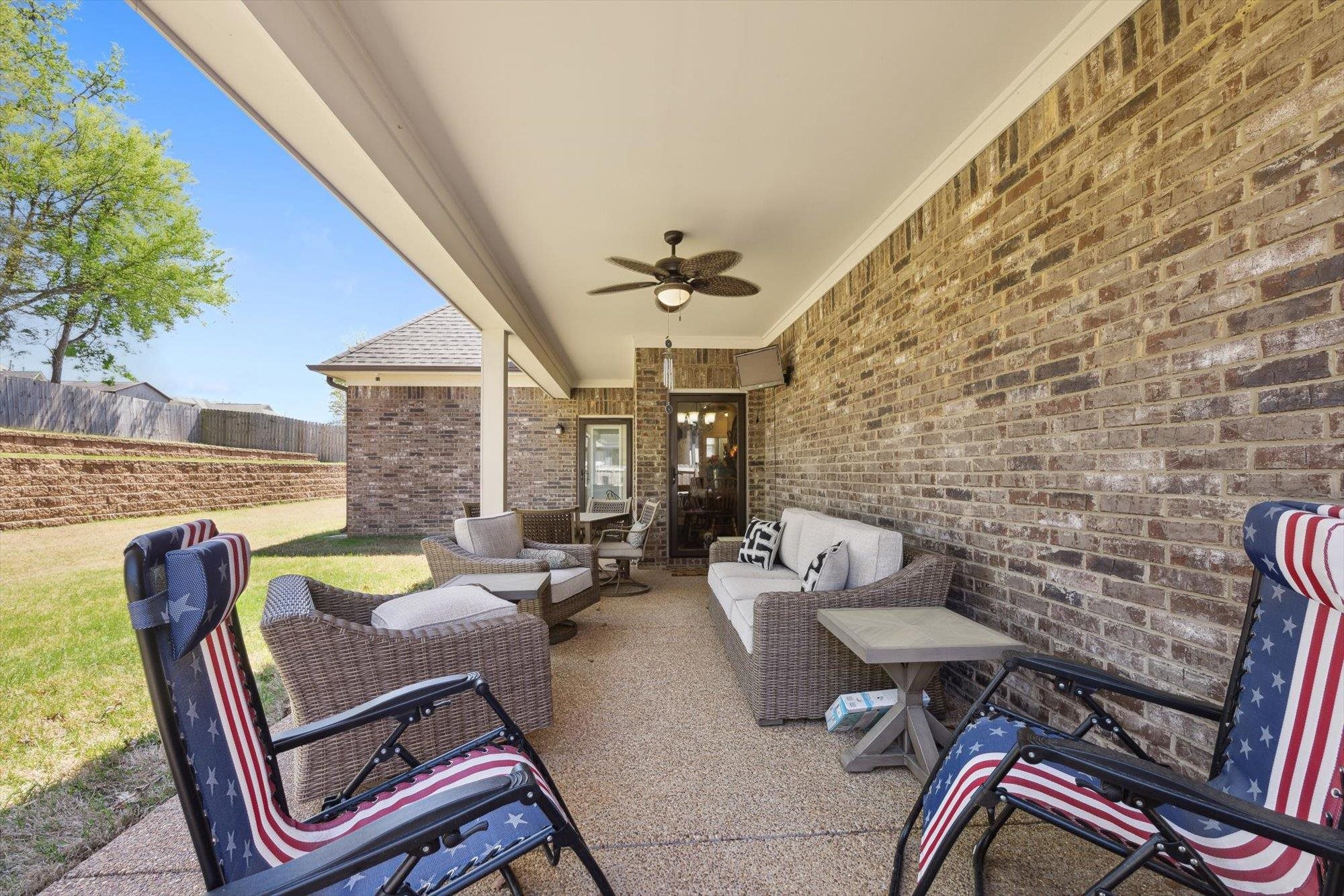 185 BURTON PLACE DR