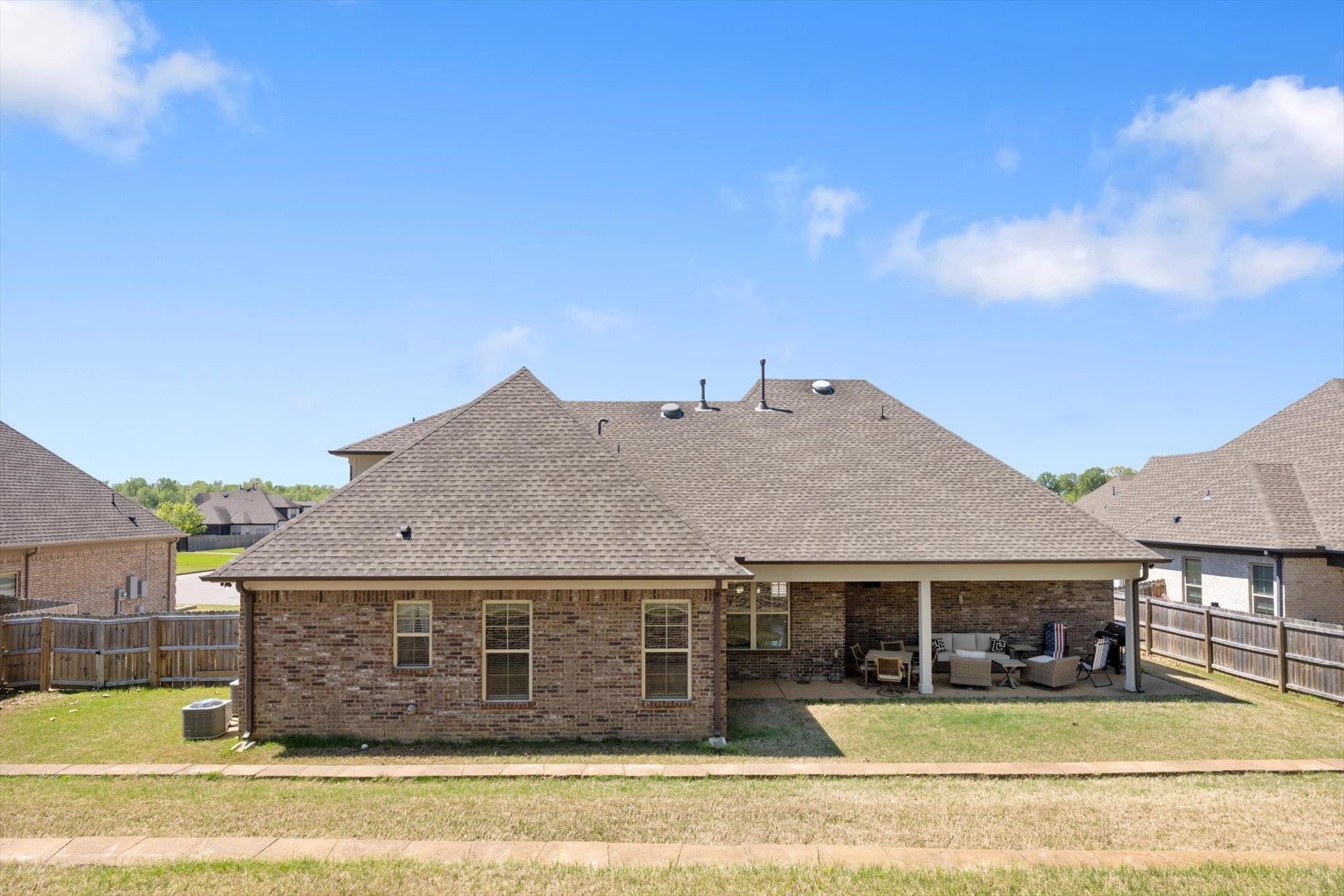 185 BURTON PLACE DR