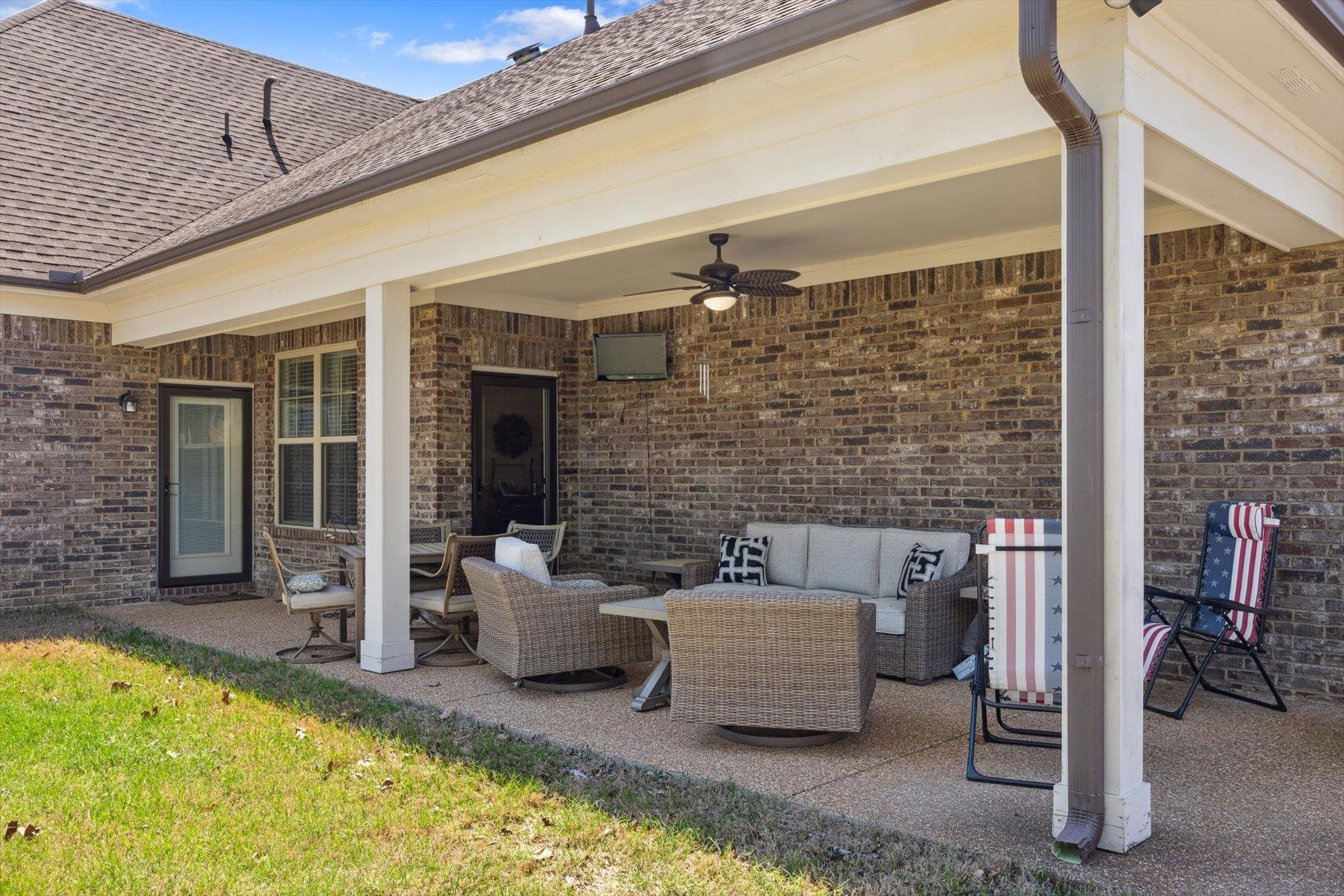 185 BURTON PLACE DR