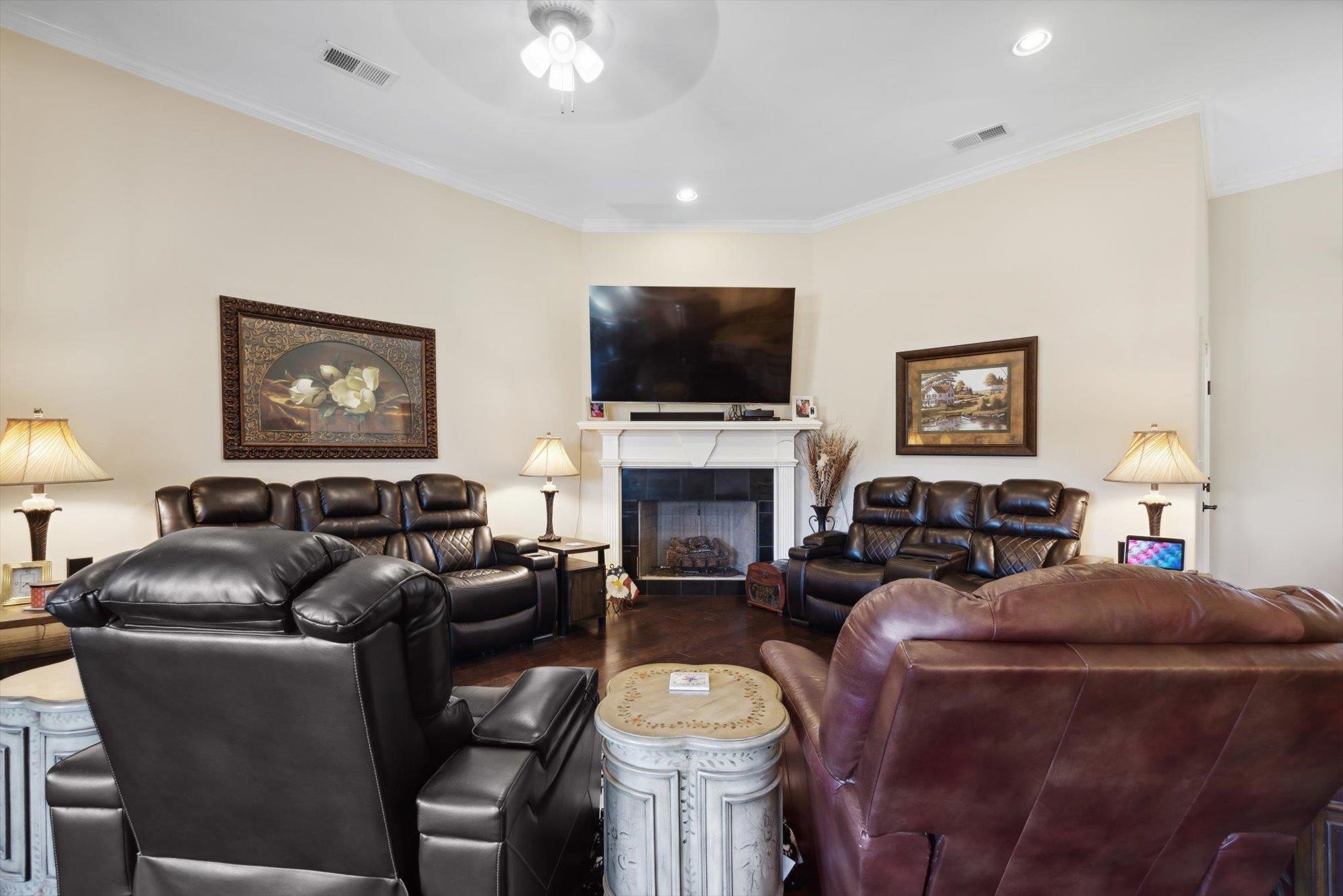 185 BURTON PLACE DR