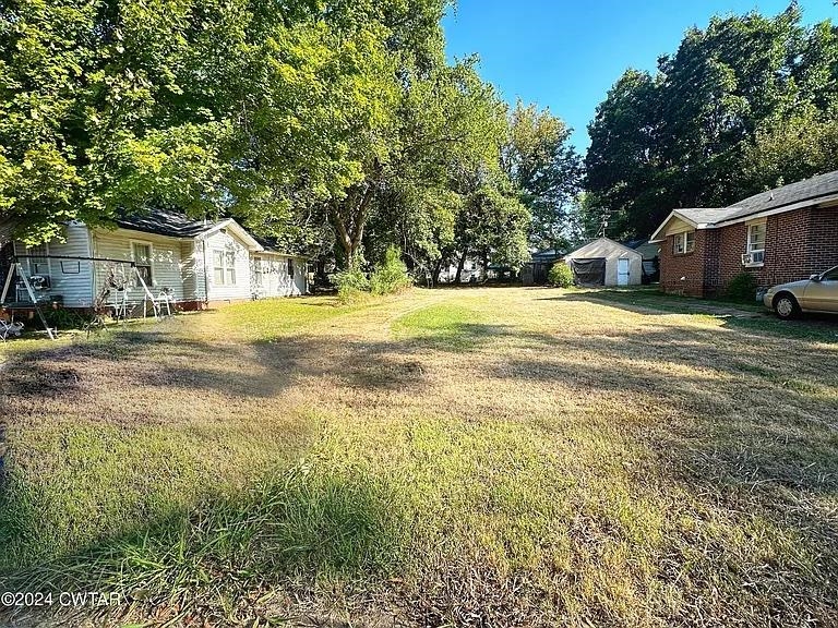 411 GREENWOOD AVE