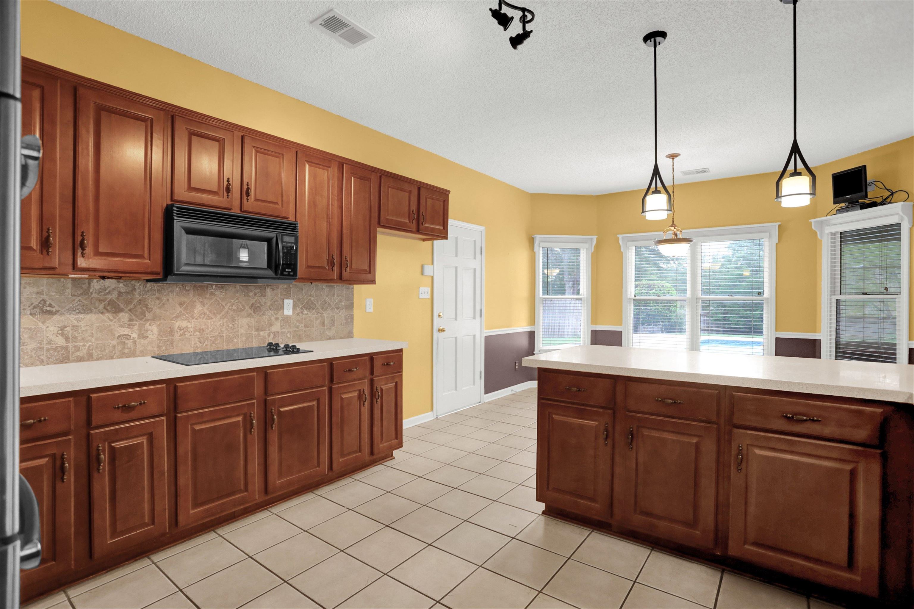 3828 LIGHTHOUSE LN