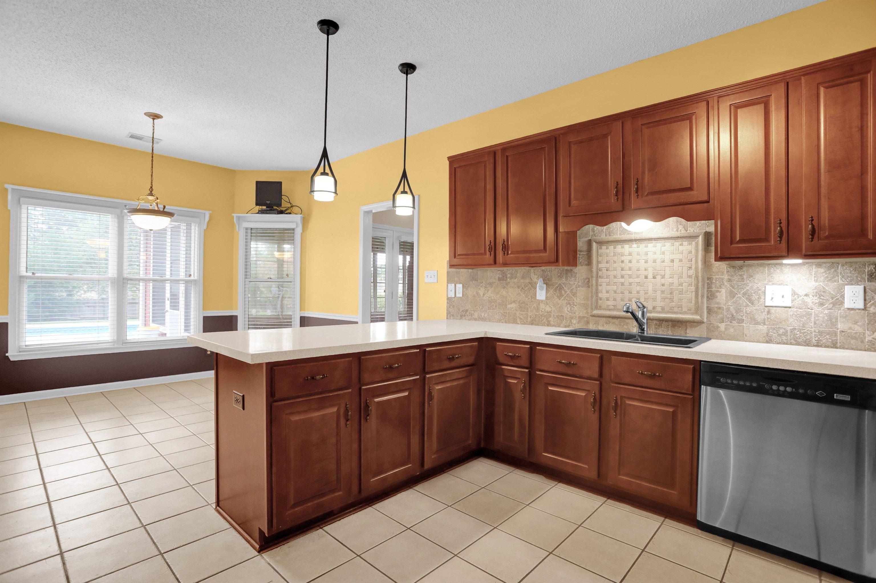 3828 LIGHTHOUSE LN