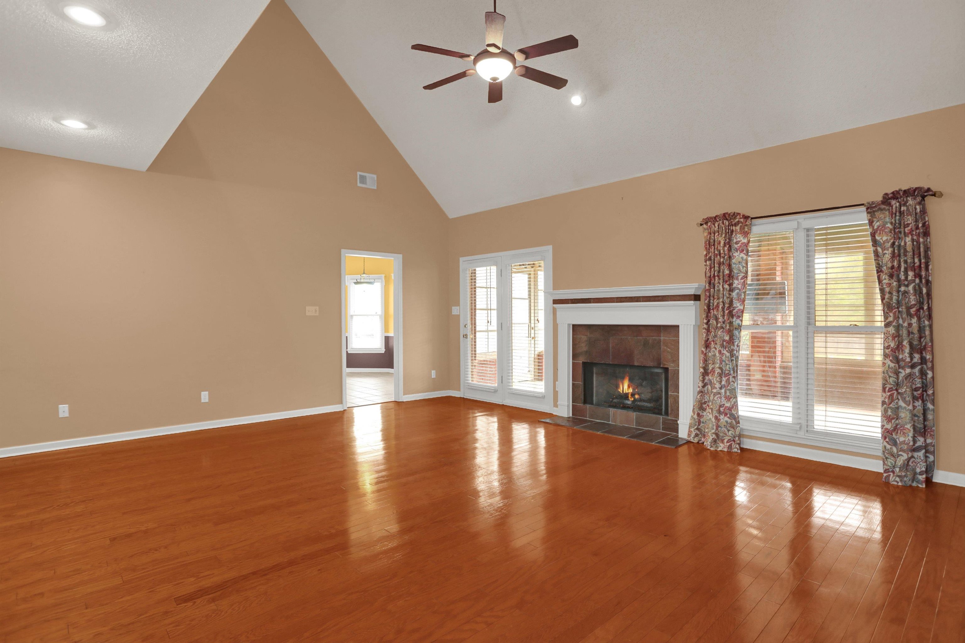 3828 LIGHTHOUSE LN