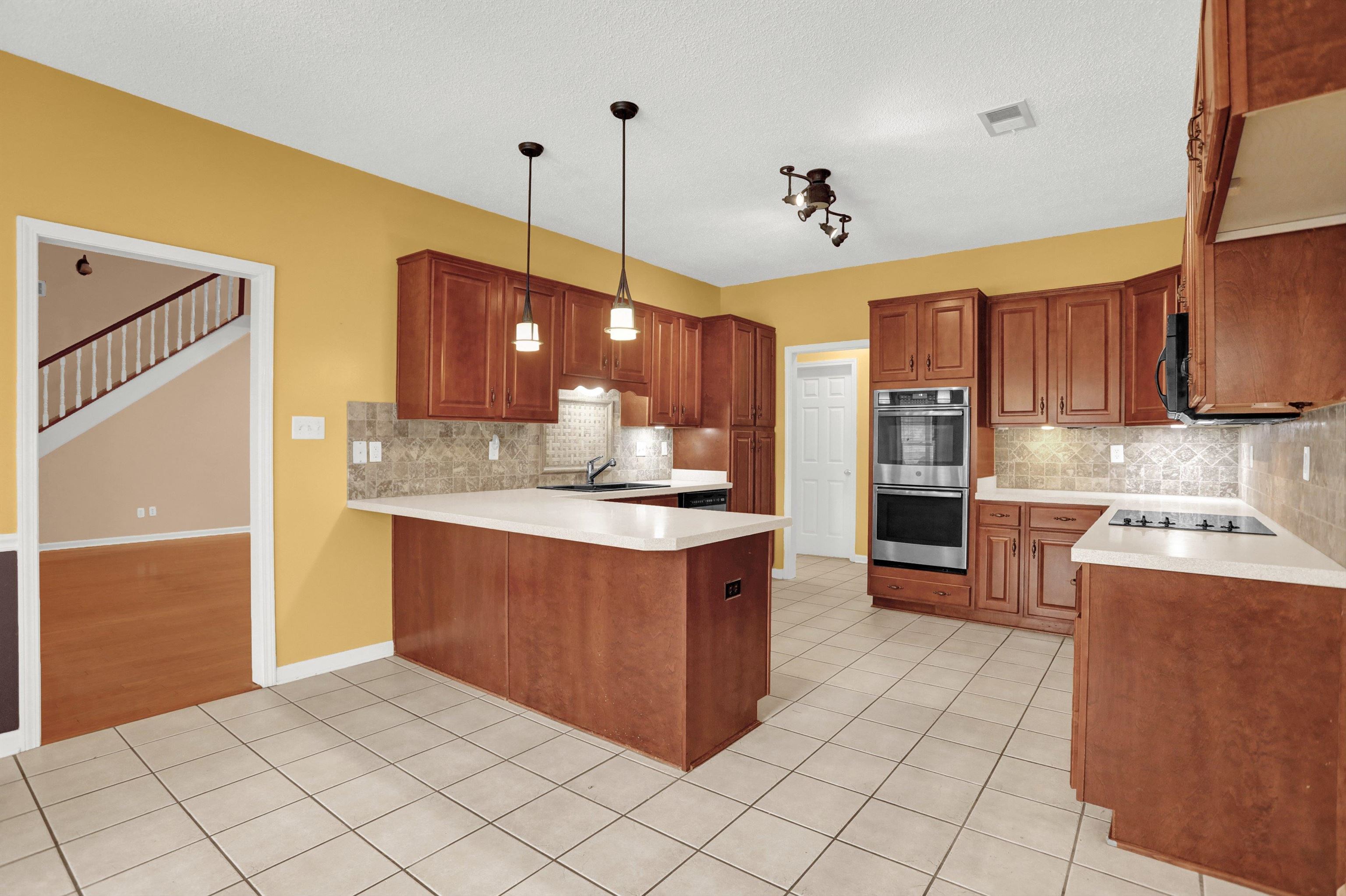 3828 LIGHTHOUSE LN