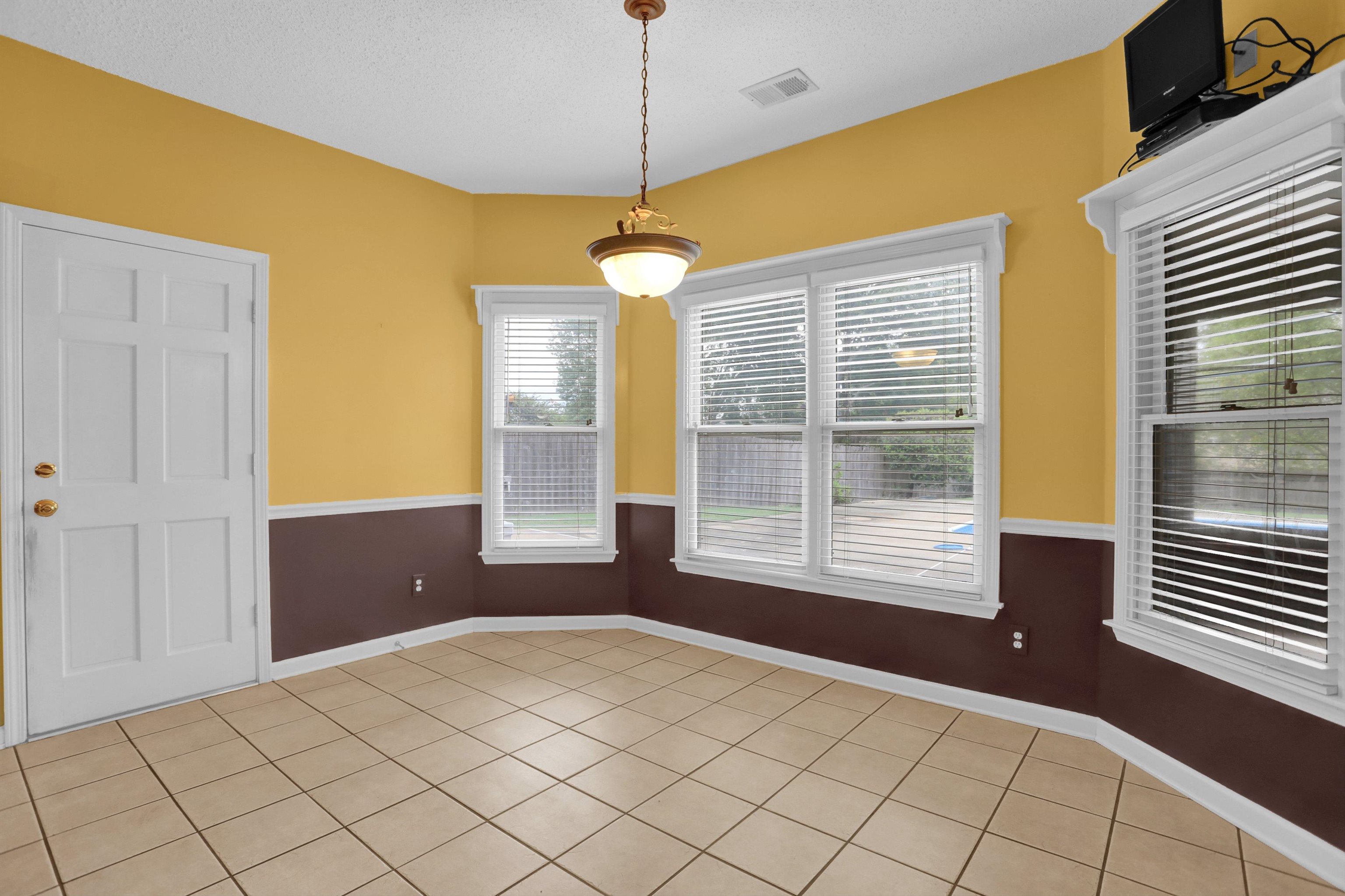 3828 LIGHTHOUSE LN