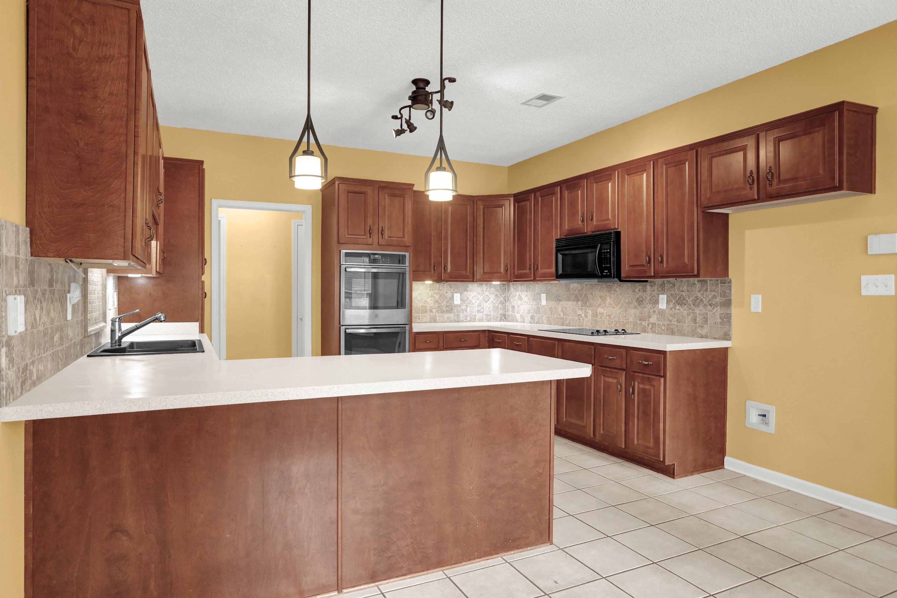 3828 LIGHTHOUSE LN