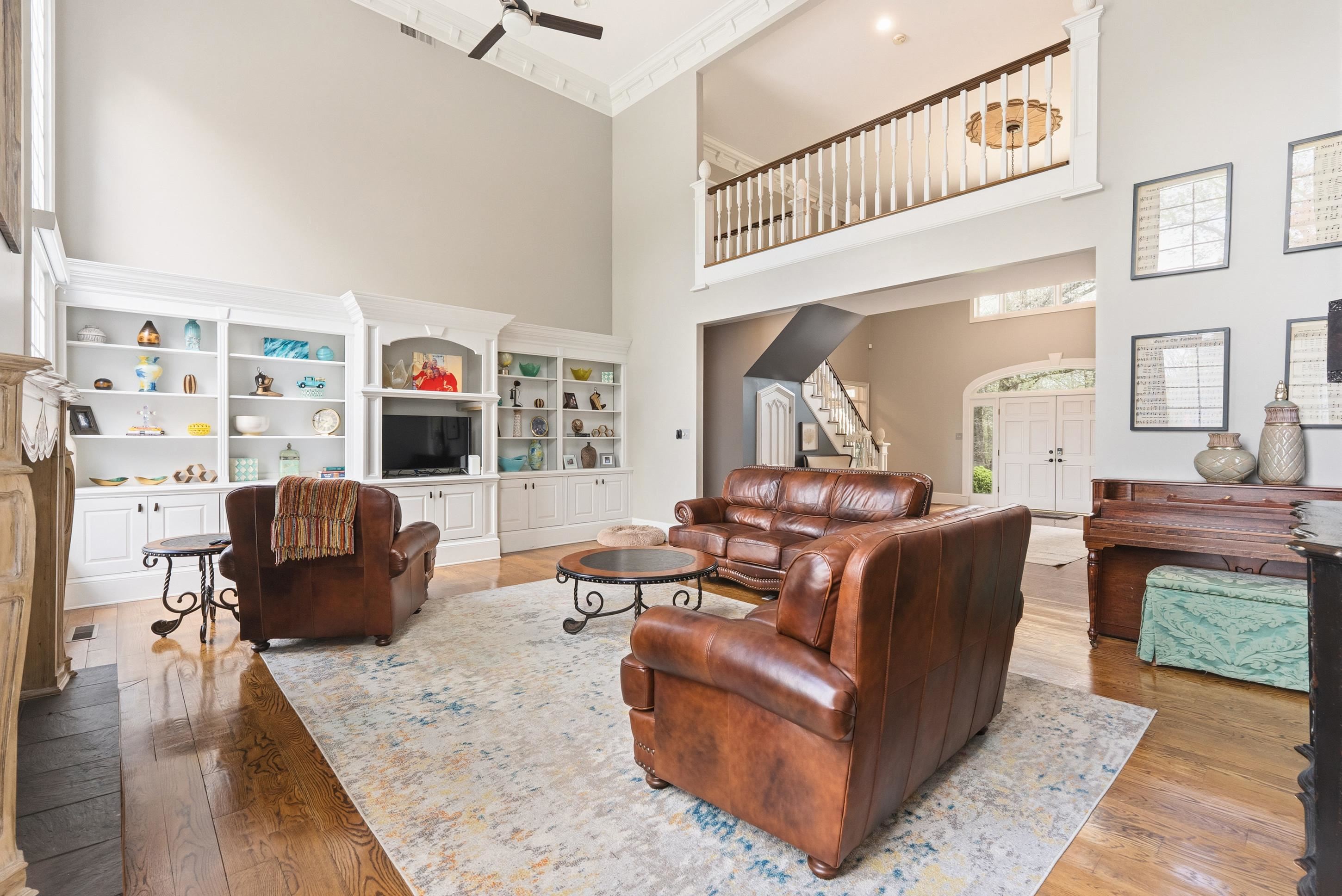 6048 WILLOUGHBY OAK LN