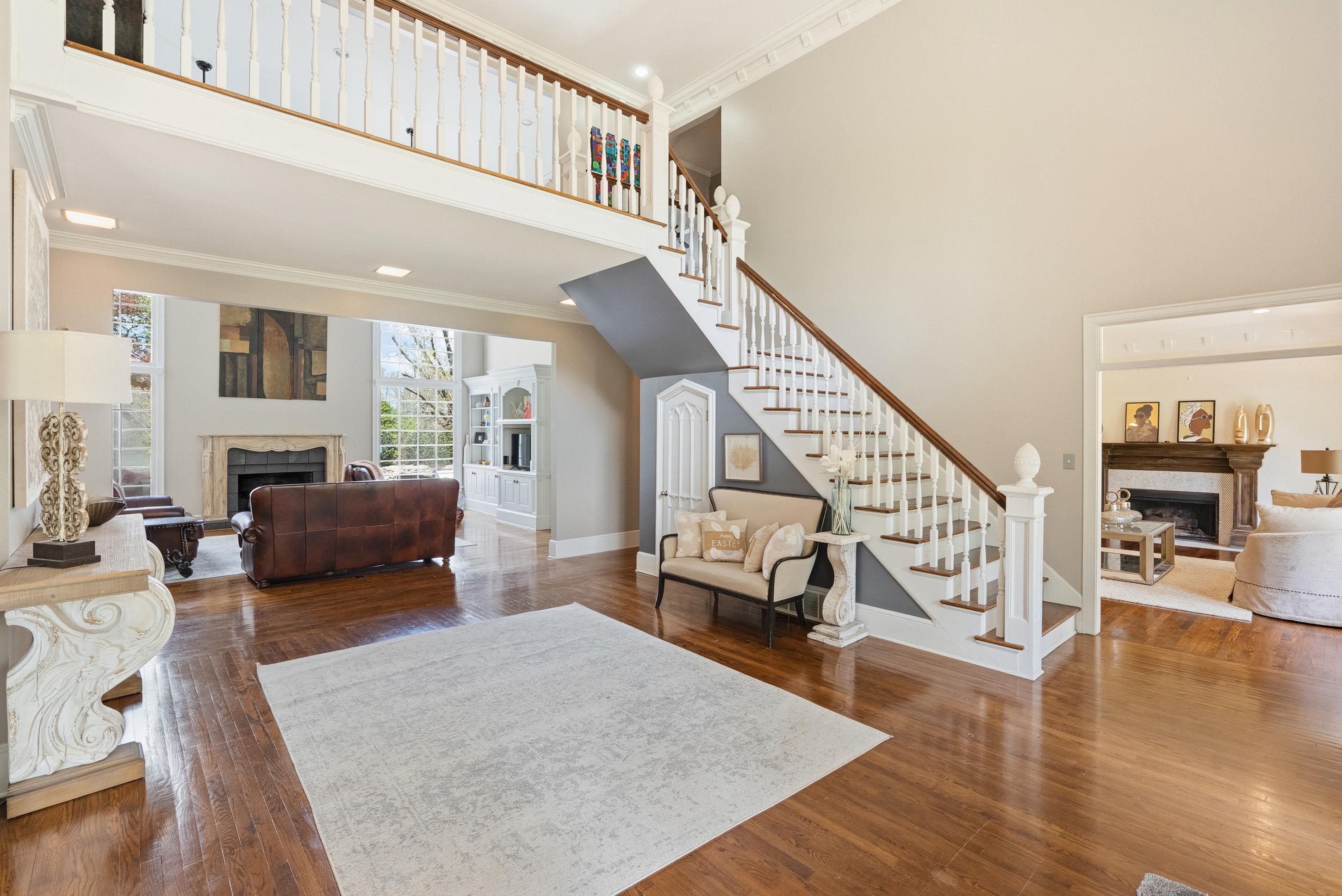 6048 WILLOUGHBY OAK LN