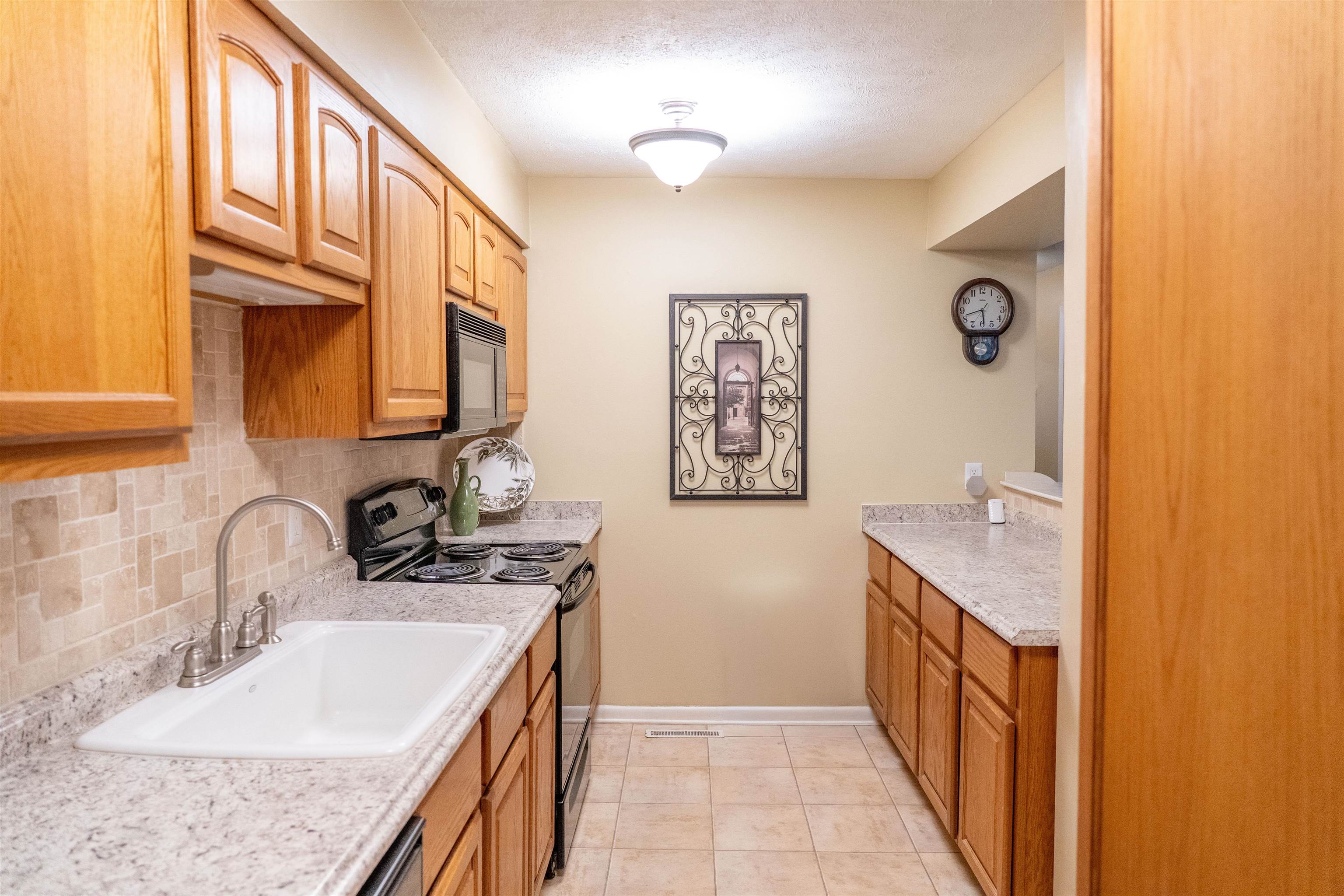1104 N PARKWAY ST Unit: 1
