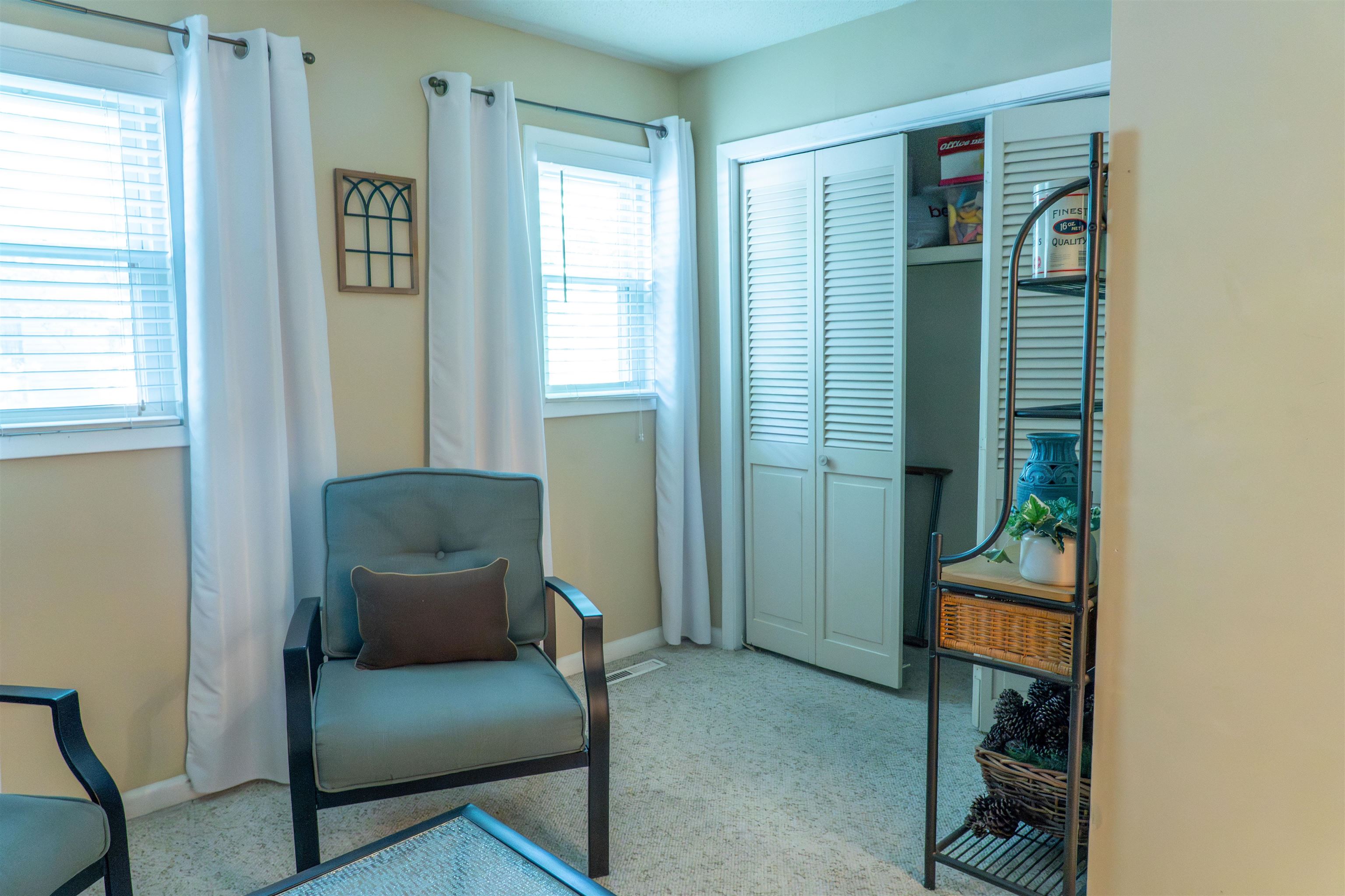 1104 N PARKWAY ST Unit: 1