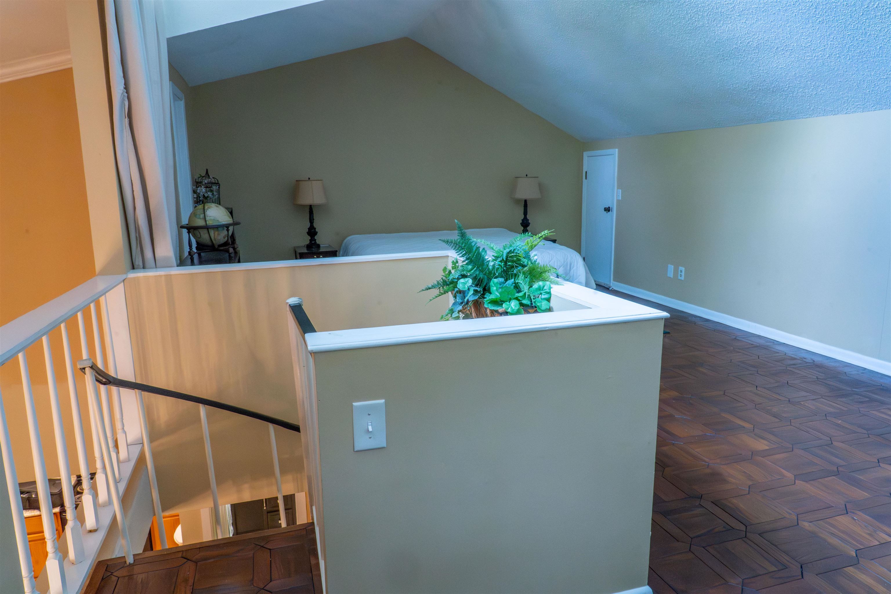 1104 N PARKWAY ST Unit: 1