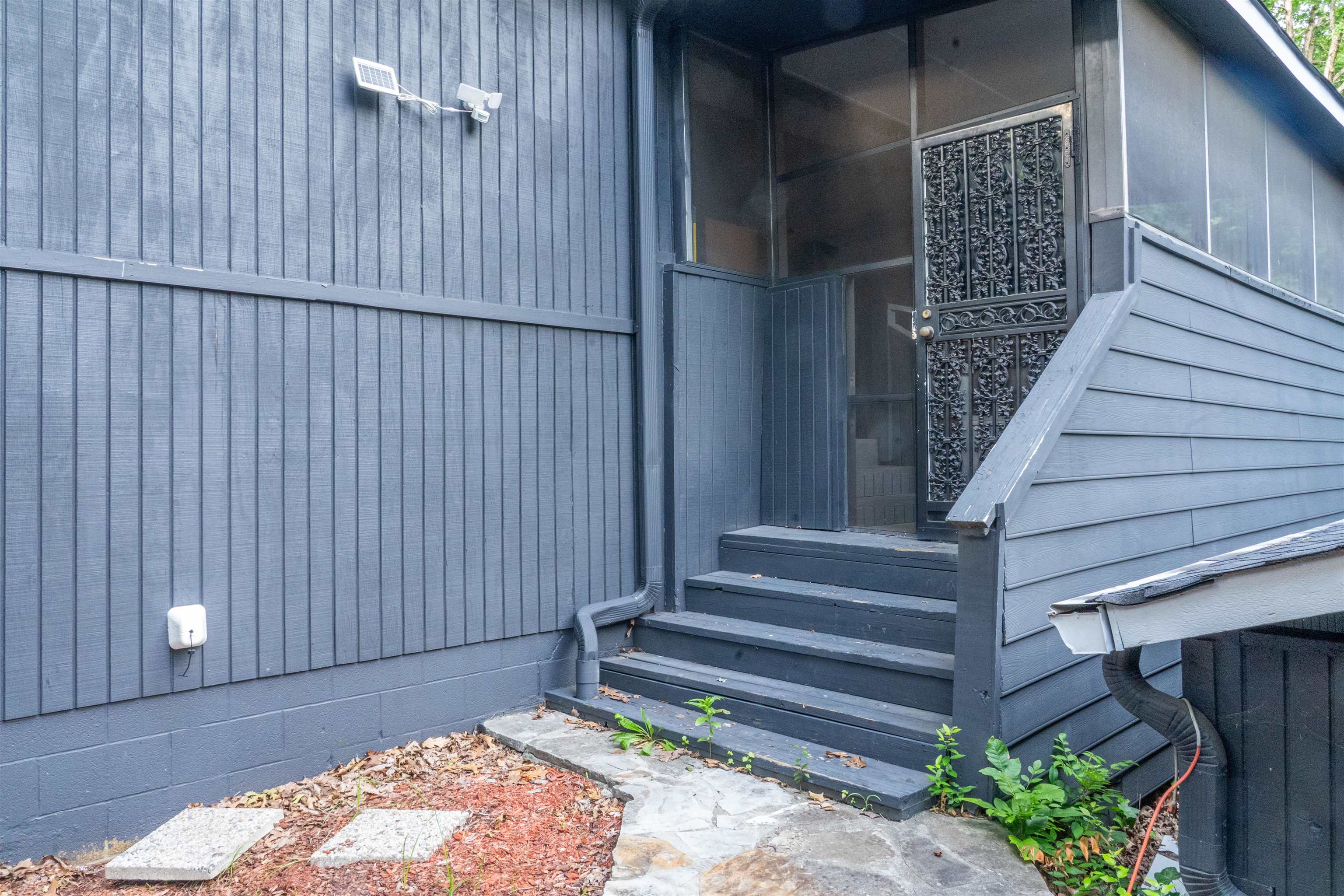 1104 N PARKWAY ST Unit: 1