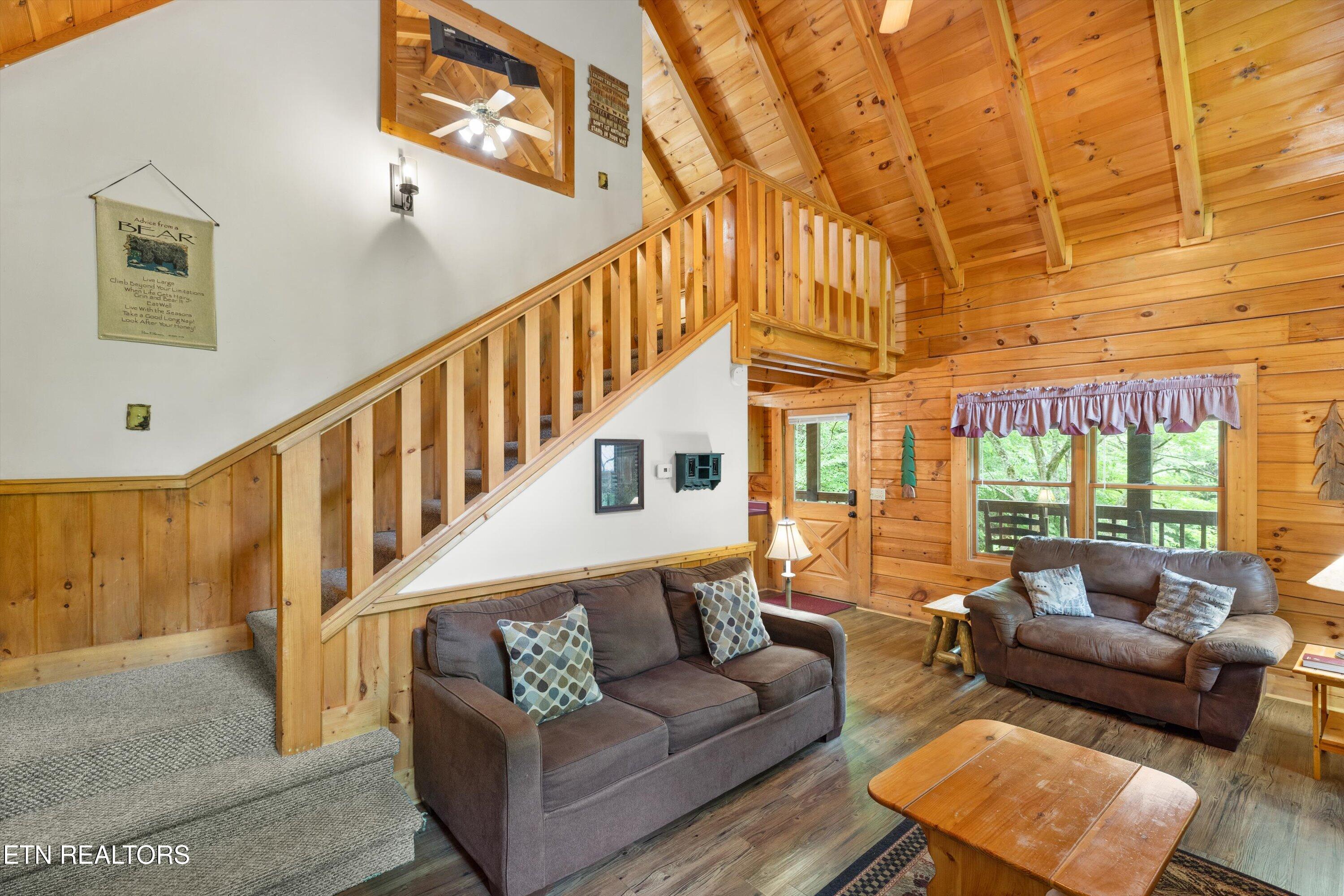 709 Grey Hawk Way